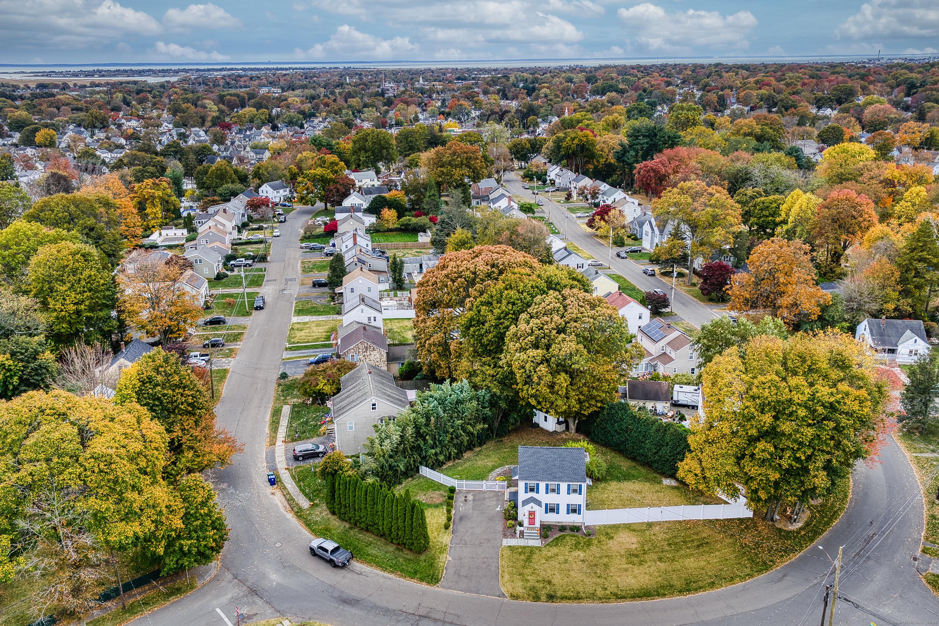 Stratford, Connecticut, 06614, United States, 3 Bedrooms Bedrooms, ,2 BathroomsBathrooms,Residential,For Sale,1978049