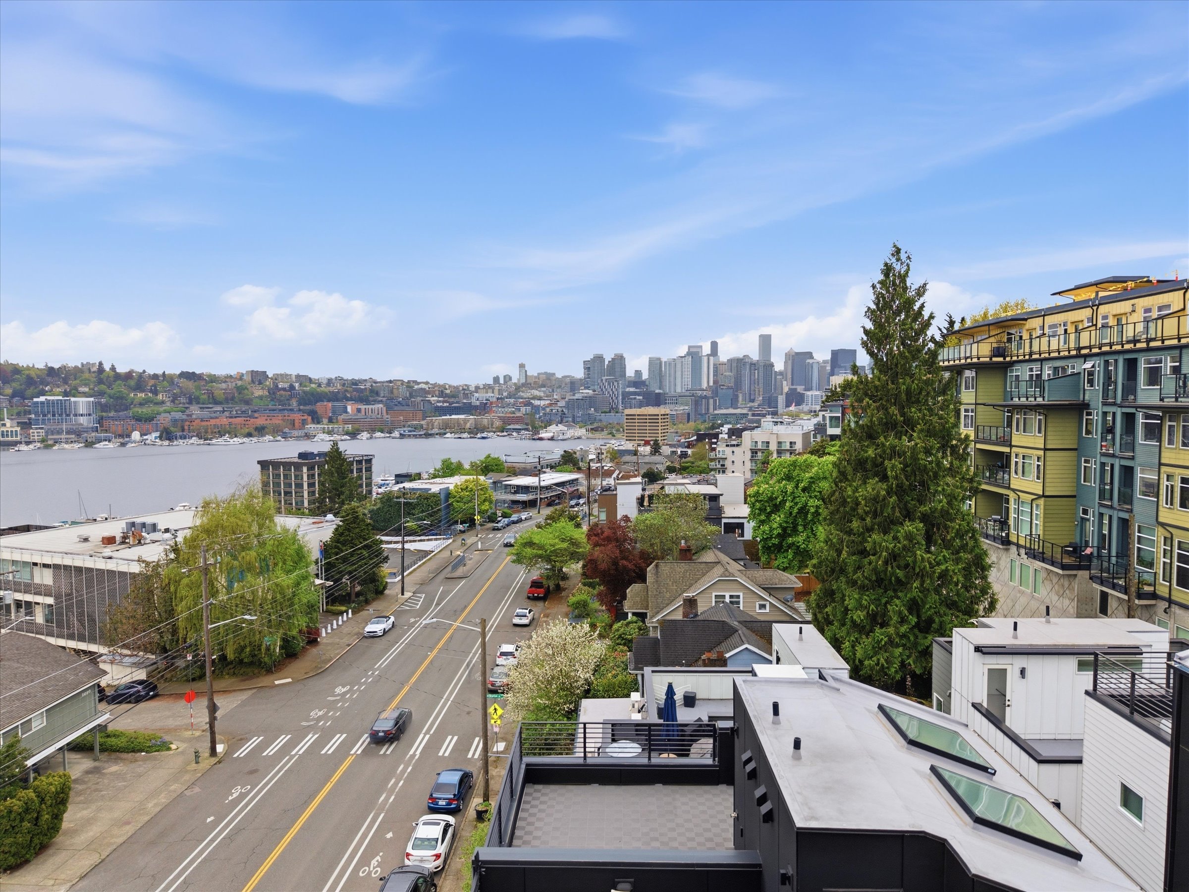  2011 Dexter Ave N Unit #A, Seattle, WA 98109 - 物件實景