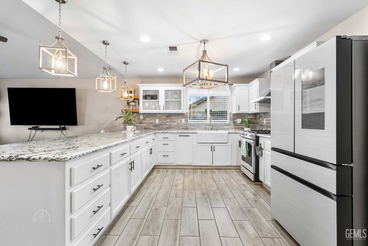 Bakersfield, California, 93313, United States, 4 Bedrooms Bedrooms, ,2 BathroomsBathrooms,Residential,For Sale,1882139