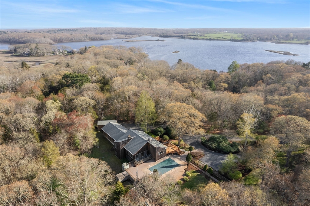 Dartmouth, Massachusetts, 02748, United States, 4 Bedrooms Bedrooms, ,5 BathroomsBathrooms,Residential,For Sale,1804172
