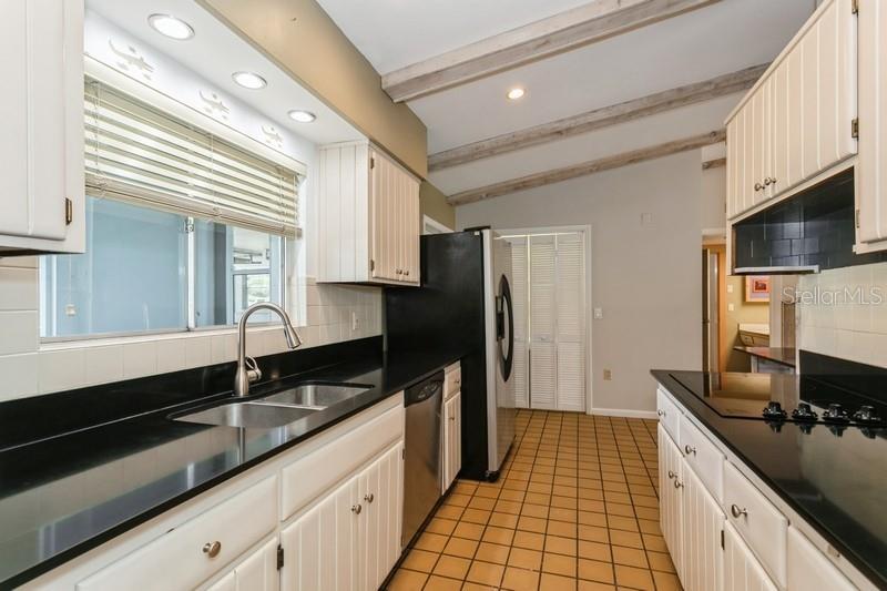 Dunedin, Florida, 34698, United States, 3 Bedrooms Bedrooms, ,2 BathroomsBathrooms,Residential,For Sale,1857306