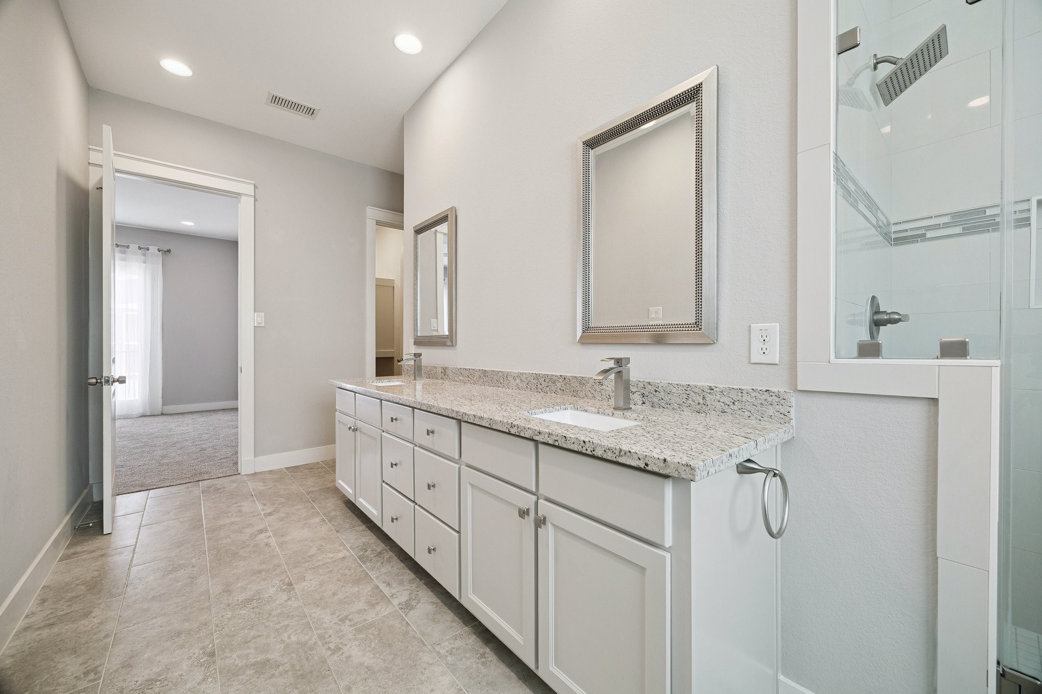  608 W 28th Street B - 物件實景