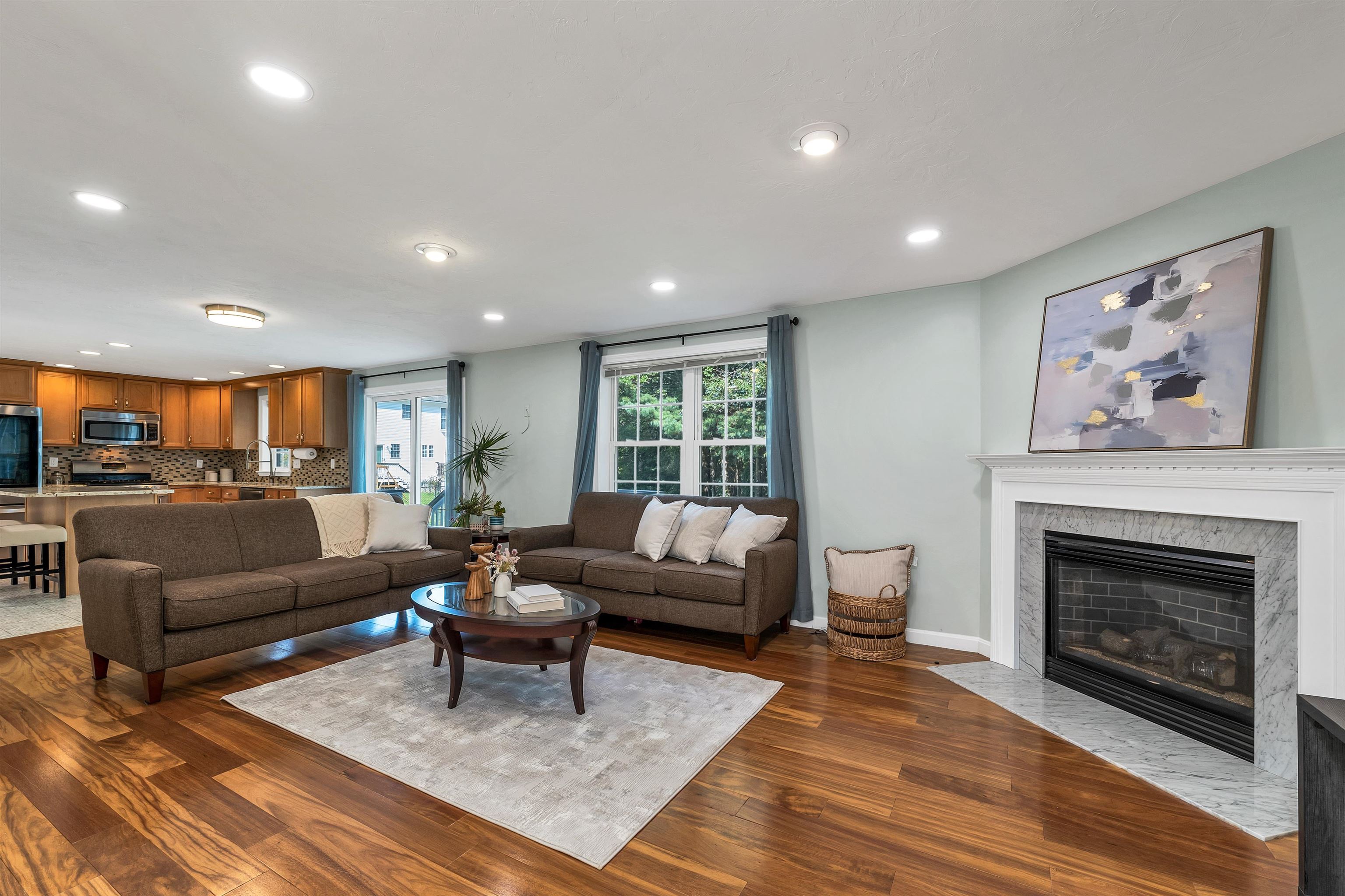 Nashua, New Hampshire, 03062, United States, 4 Bedrooms Bedrooms, ,2 BathroomsBathrooms,Residential,For Sale,1918532
