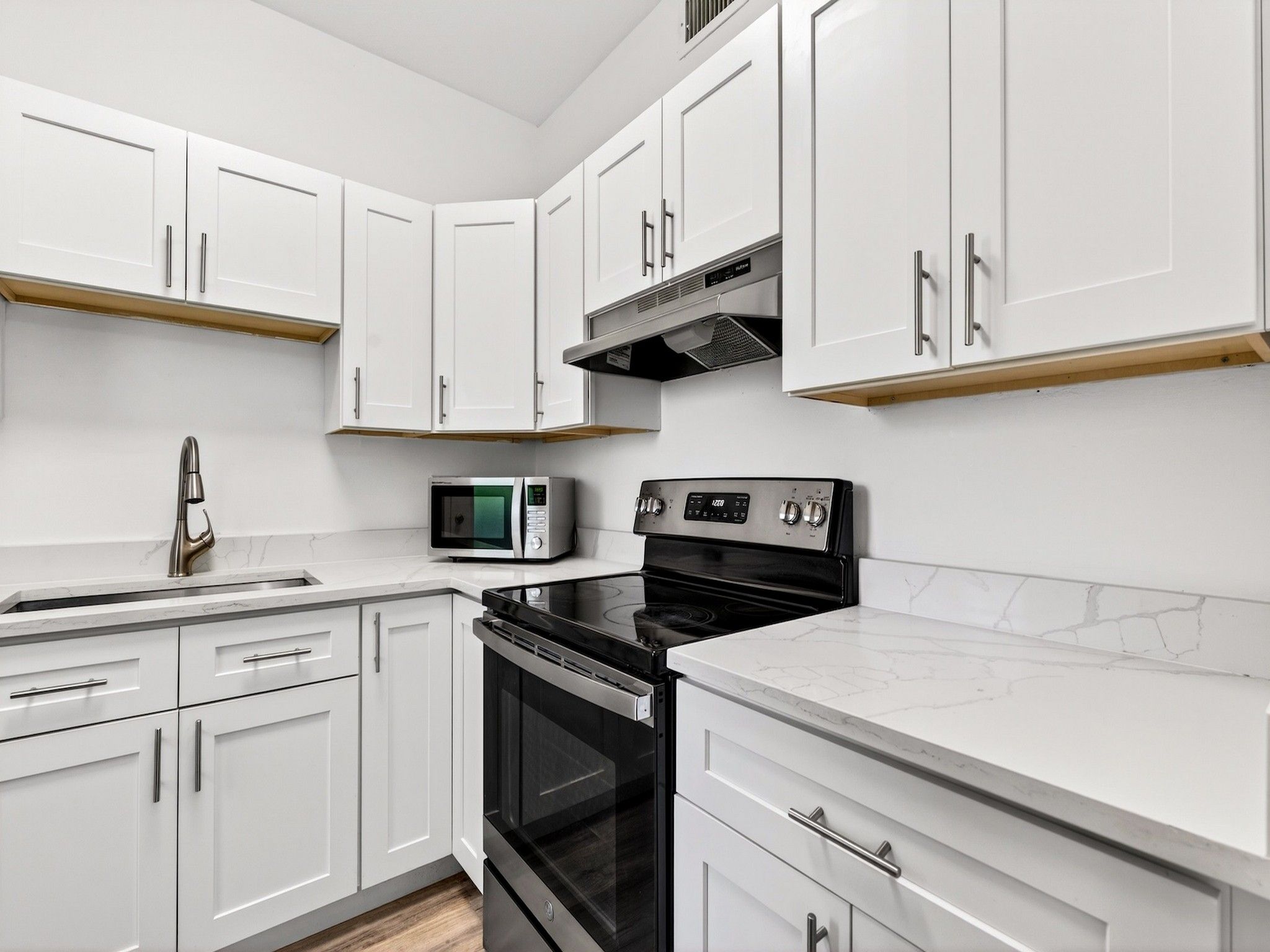  2555 NE 11th Street, Fort Lauderdale, FL, 33304 - 物件實景