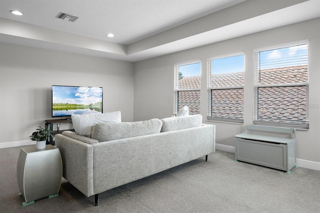 Lakeland, Florida, 33810, United States, 4 Bedrooms Bedrooms, ,3 BathroomsBathrooms,Residential,For Sale,1950901