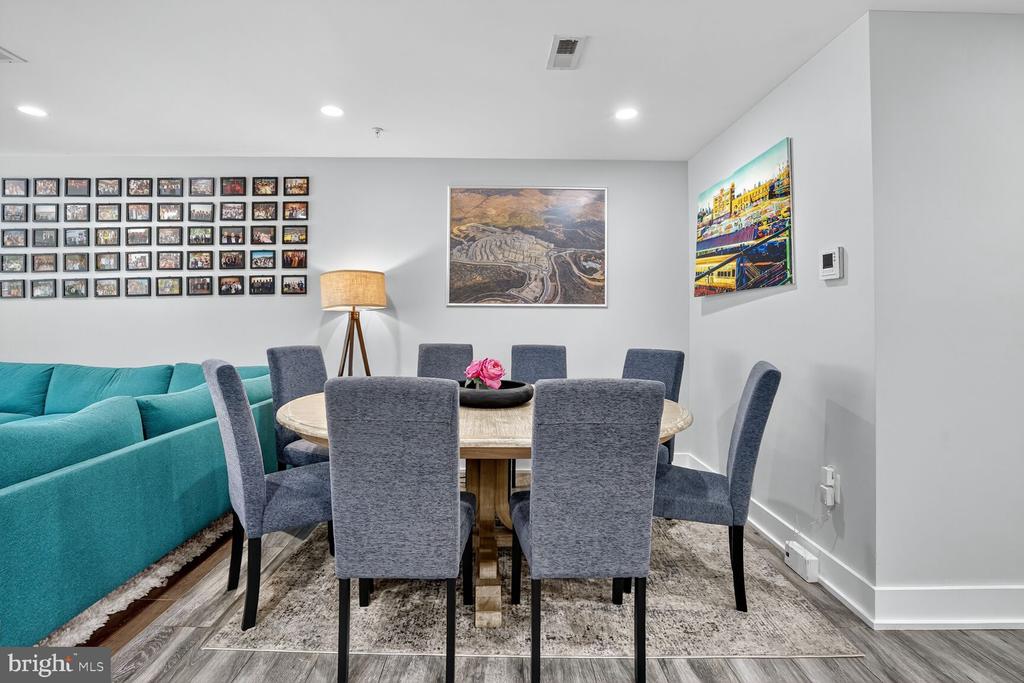 Washington, District of Columbia, 20010, United States, 2 Bedrooms Bedrooms, ,2 BathroomsBathrooms,Residential,For Sale,1975364