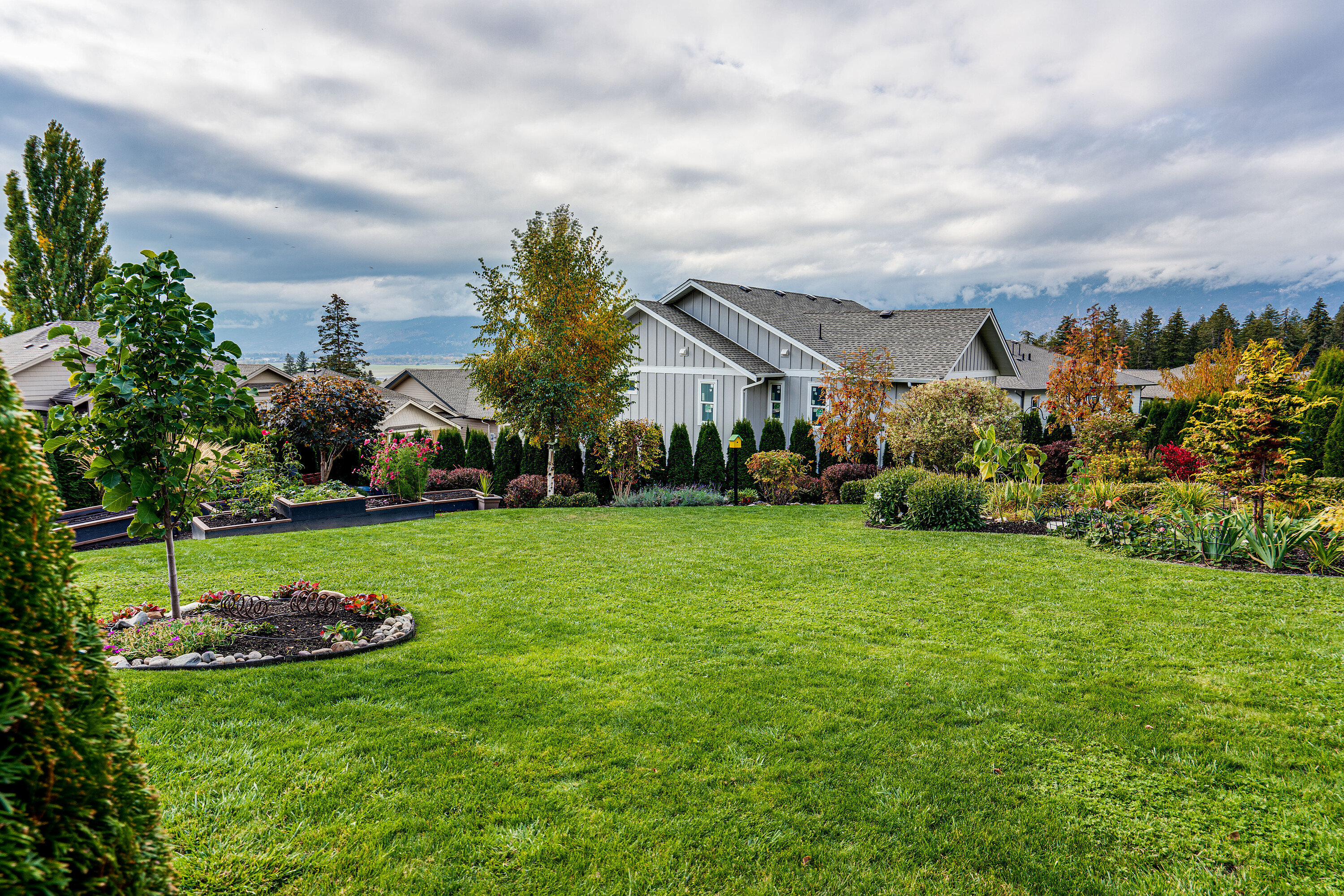  Landscaped Lakeview Lot - 物件實景