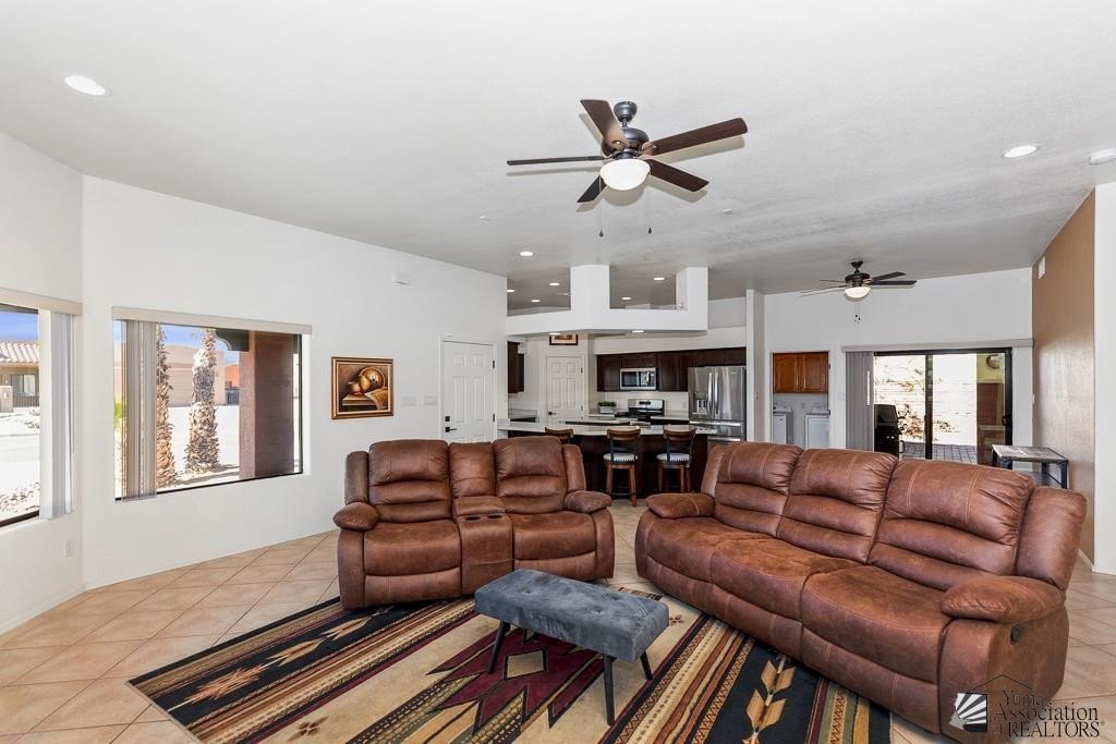 Yuma, Arizona, 85367, United States, 3 Bedrooms Bedrooms, ,2 BathroomsBathrooms,Residential,For Sale,1976192