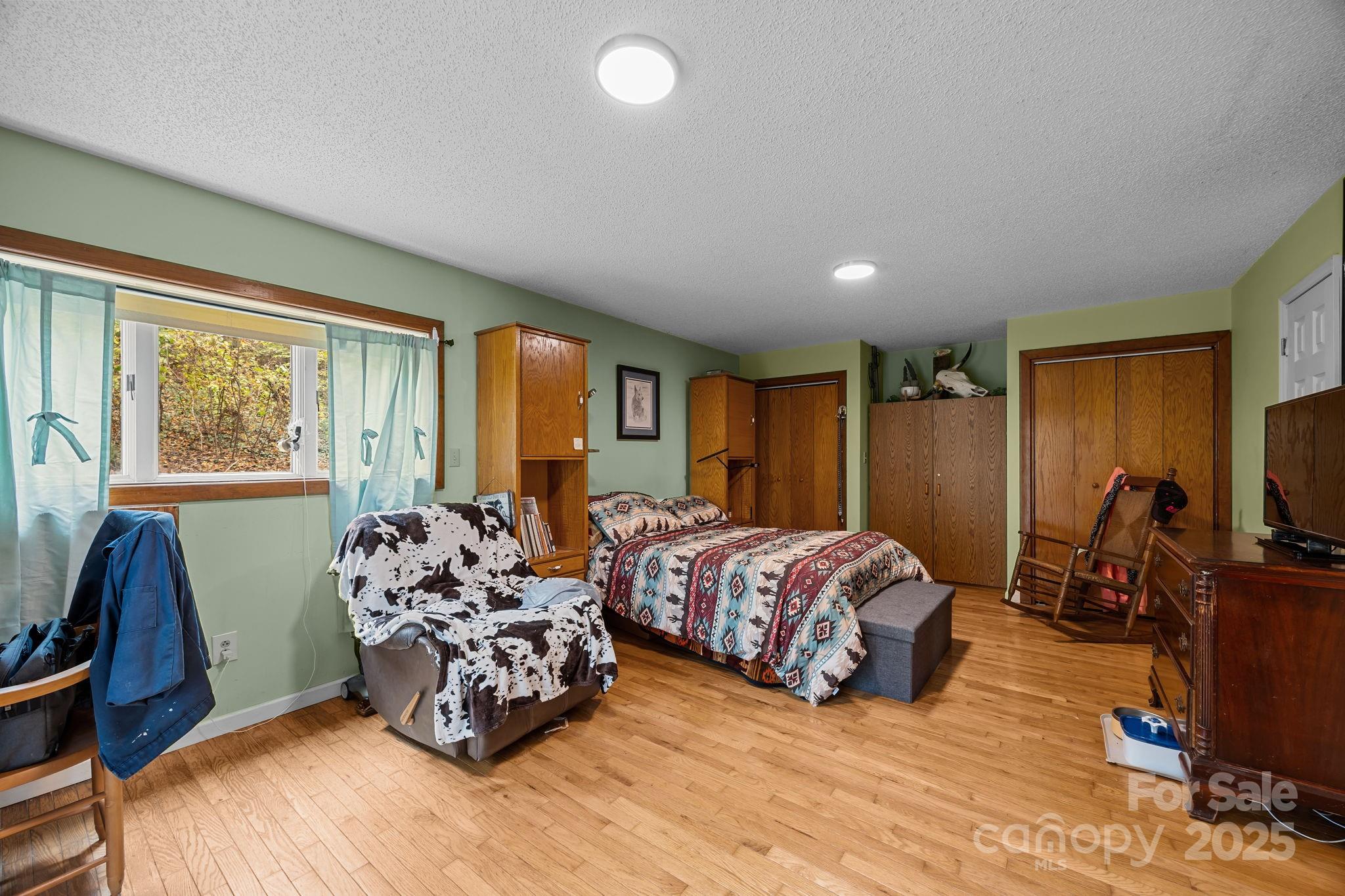 Leicester, North Carolina, 28748, United States, 3 Bedrooms Bedrooms, ,2 BathroomsBathrooms,Residential,For Sale,1991233