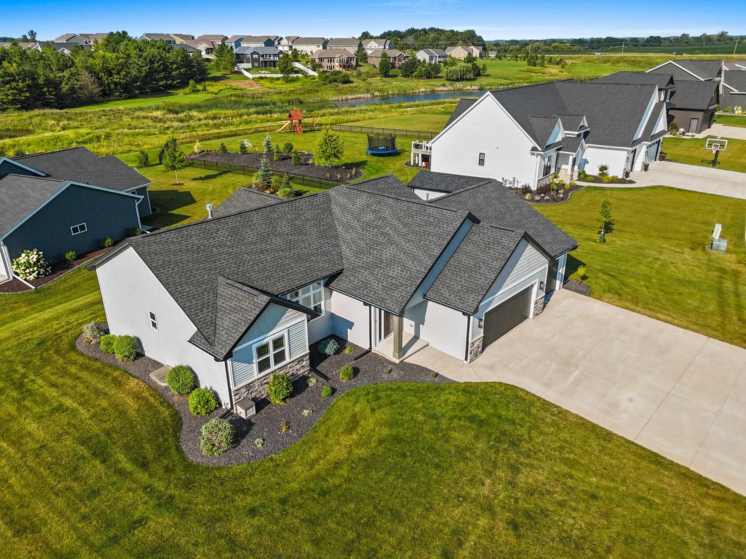 GREENVILLE, Wisconsin, 54942, United States, 4 Bedrooms Bedrooms, ,4 BathroomsBathrooms,Residential,For Sale,1926261