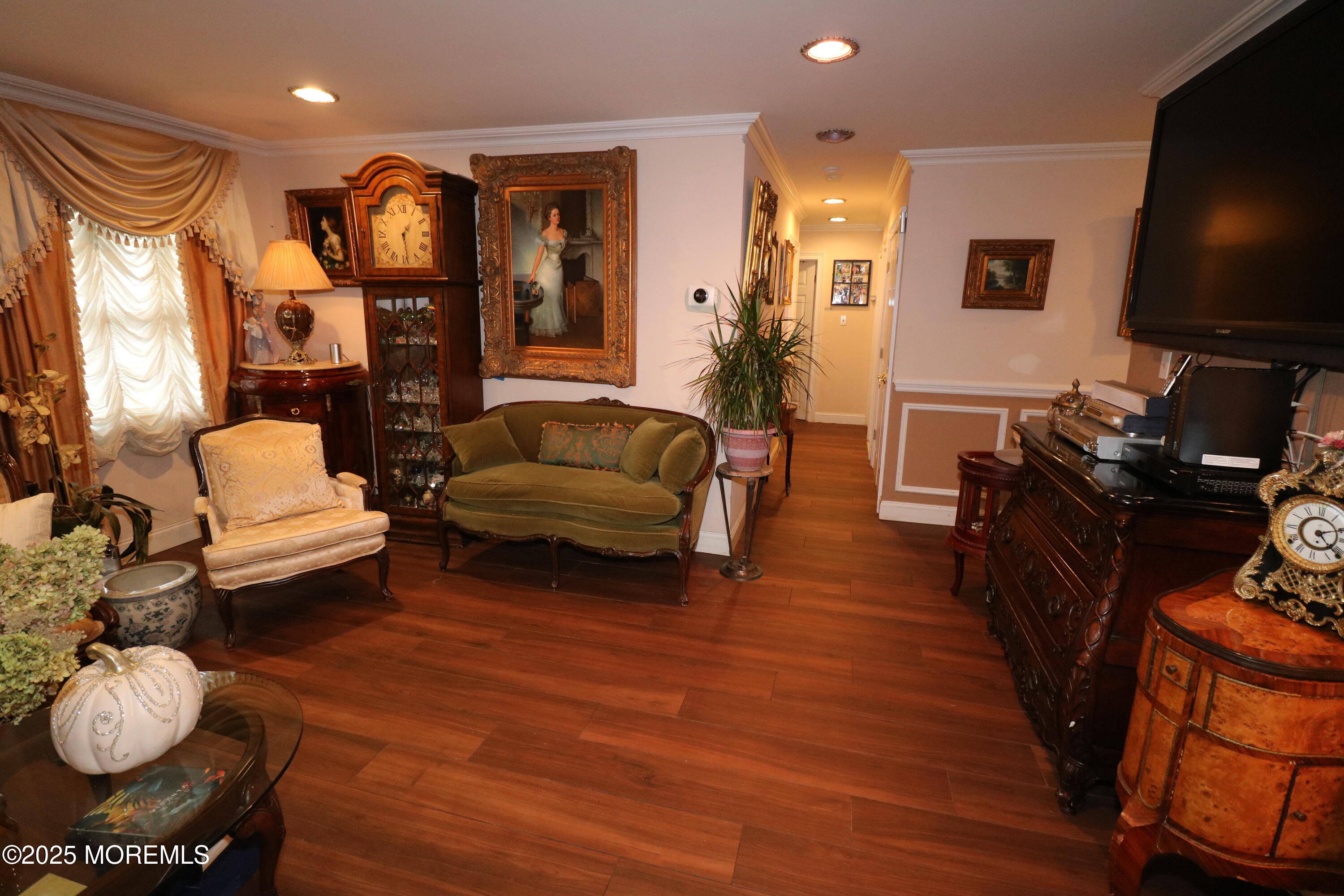 Aberdeen, New Jersey, 07747, United States, 3 Bedrooms Bedrooms, ,2 BathroomsBathrooms,Residential,For Sale,1992431