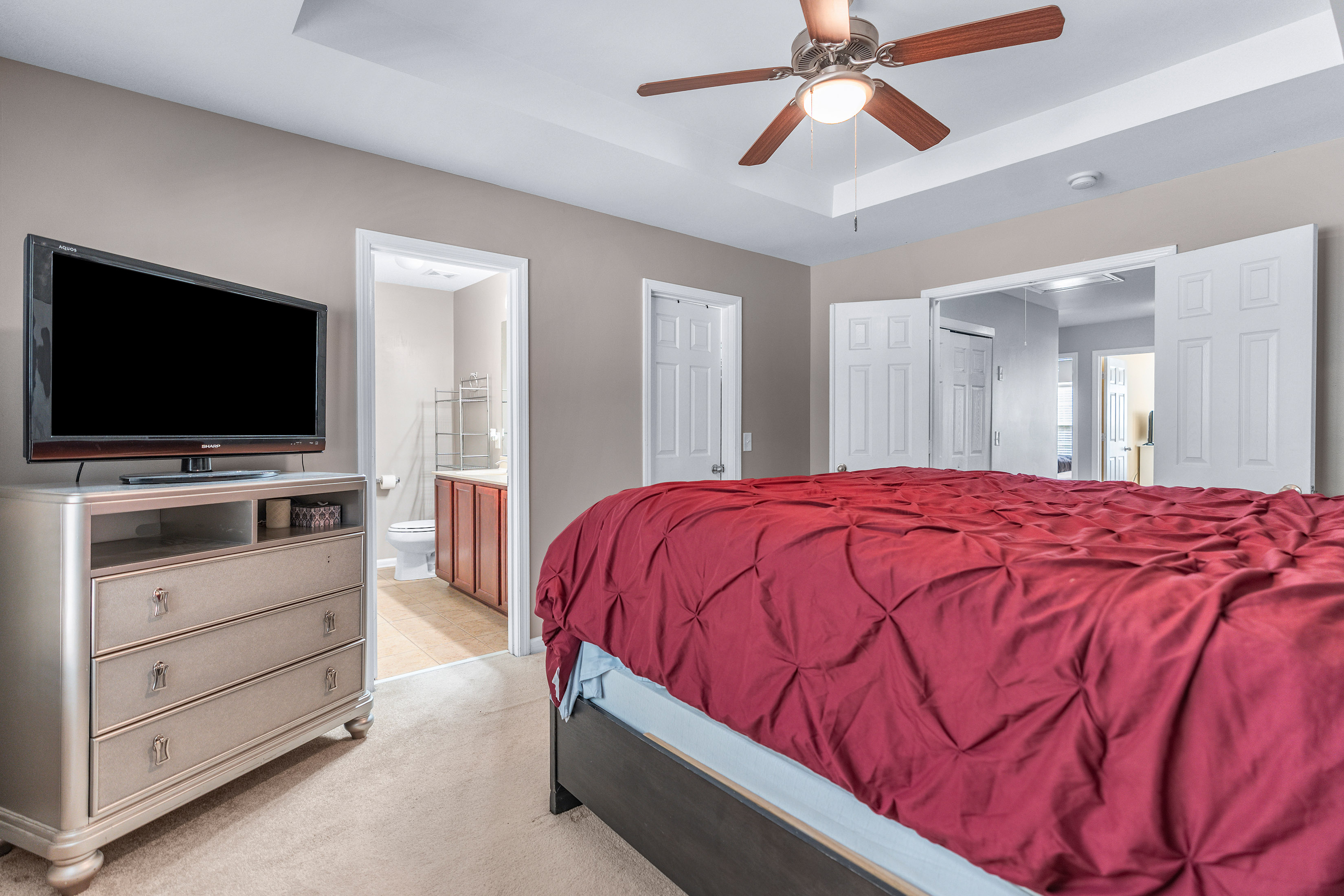  Stylish, Spacious and Ideally Located Townhome - 物件實景