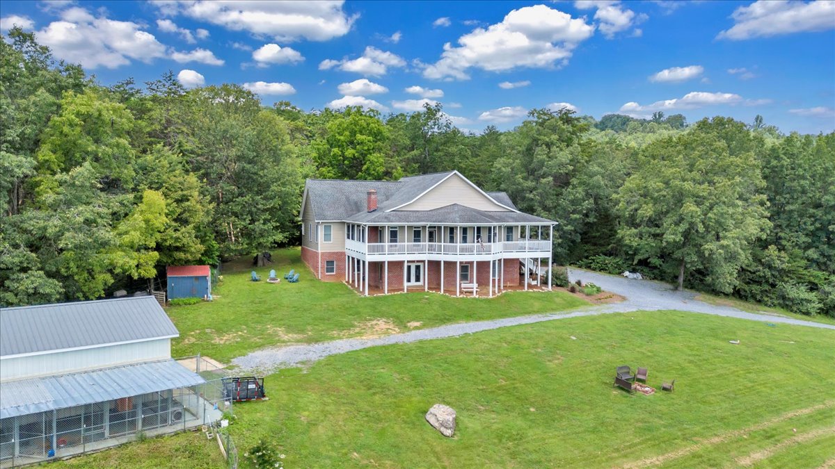 Buchanan, Virginia, 24066, United States, 5 Bedrooms Bedrooms, ,4 BathroomsBathrooms,Residential,For Sale,1900741