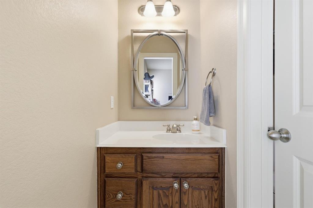 Midlothian, Texas, 76065, United States, 4 Bedrooms Bedrooms, ,4 BathroomsBathrooms,Residential,For Sale,2001564