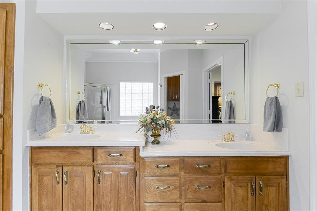 Mansfield, Texas, 76063, United States, 3 Bedrooms Bedrooms, ,3 BathroomsBathrooms,Residential,For Sale,1928562