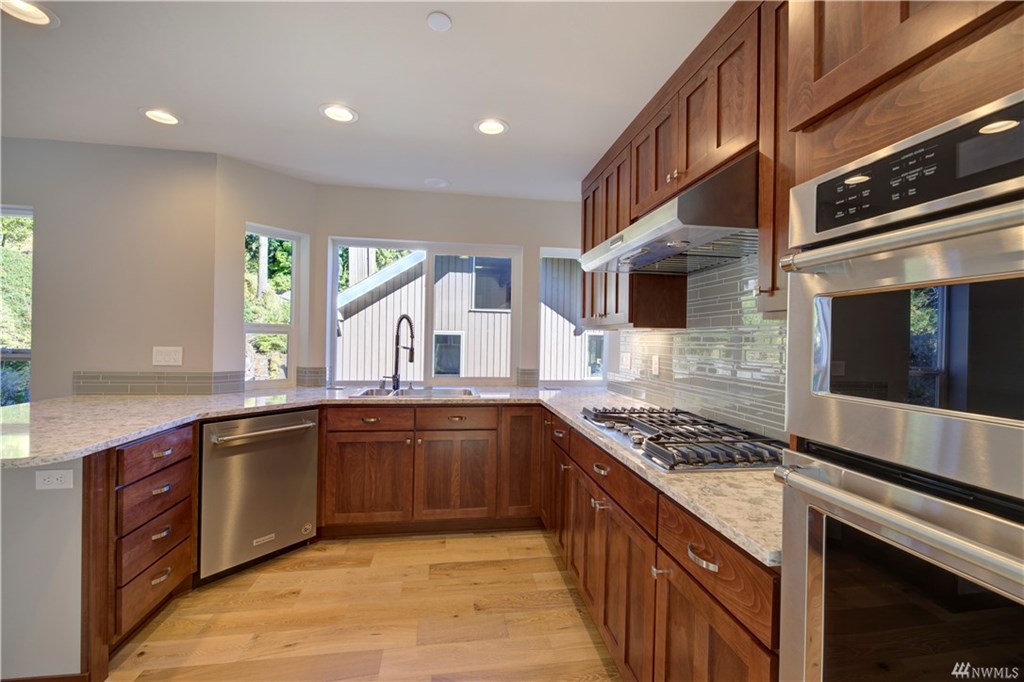 16001 36th Ave NE, Lake Forest Park, Washington, 98155, United States, 2 Bedrooms Bedrooms, ,4 BathroomsBathrooms,Residential,For Sale,16001 36th Ave NE,1621421