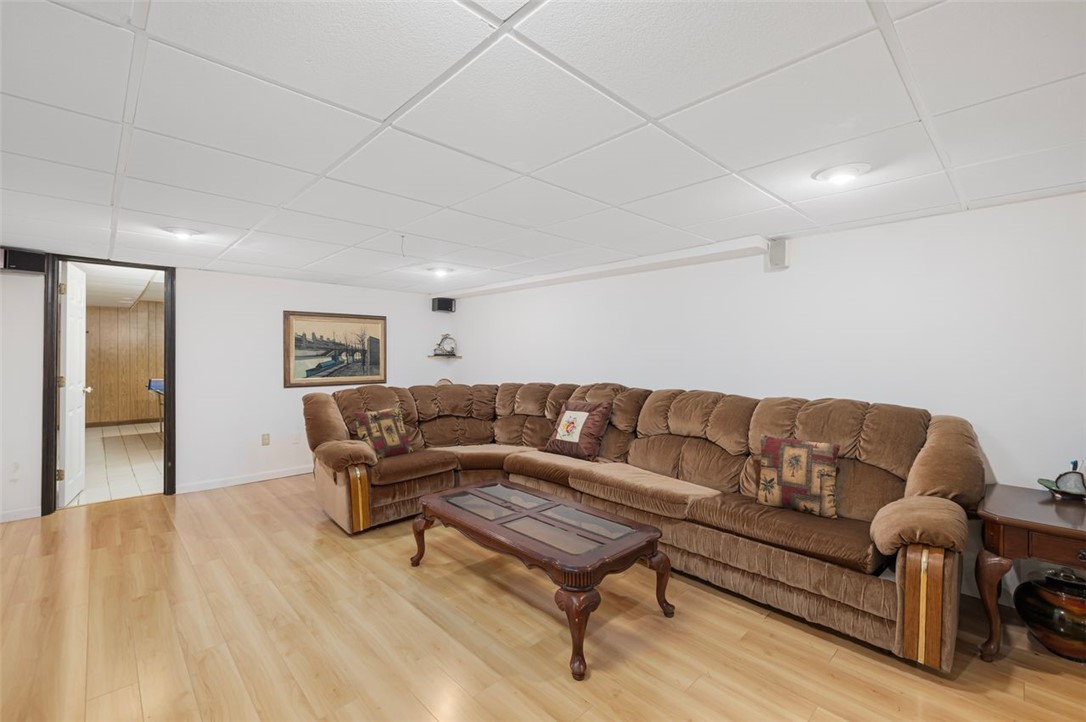 Cranston, Rhode Island, 02921, United States, 3 Bedrooms Bedrooms, ,2 BathroomsBathrooms,Residential,For Sale,1940913