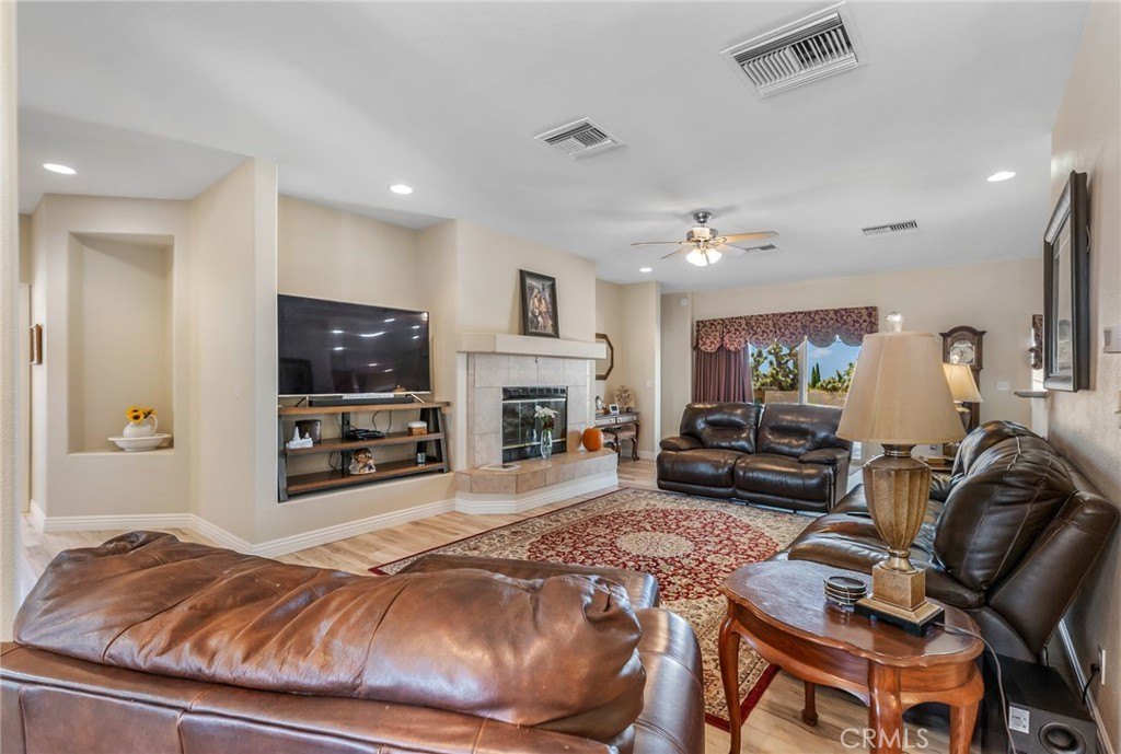 Yucca Valley, California, 92284, United States, 4 Bedrooms Bedrooms, ,3 BathroomsBathrooms,Residential,For Sale,1827862