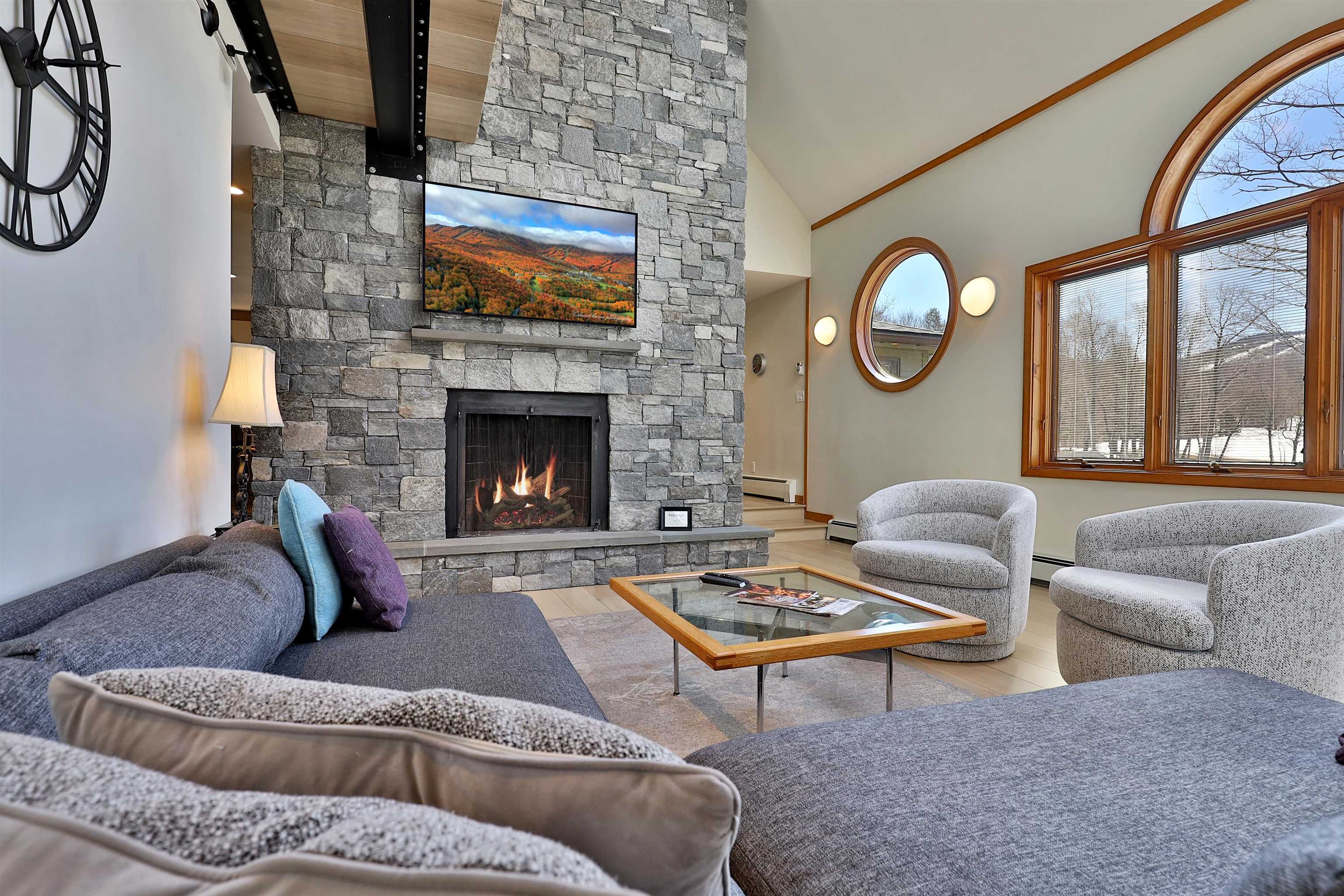  426 Roaring Brook Road - 物件實景