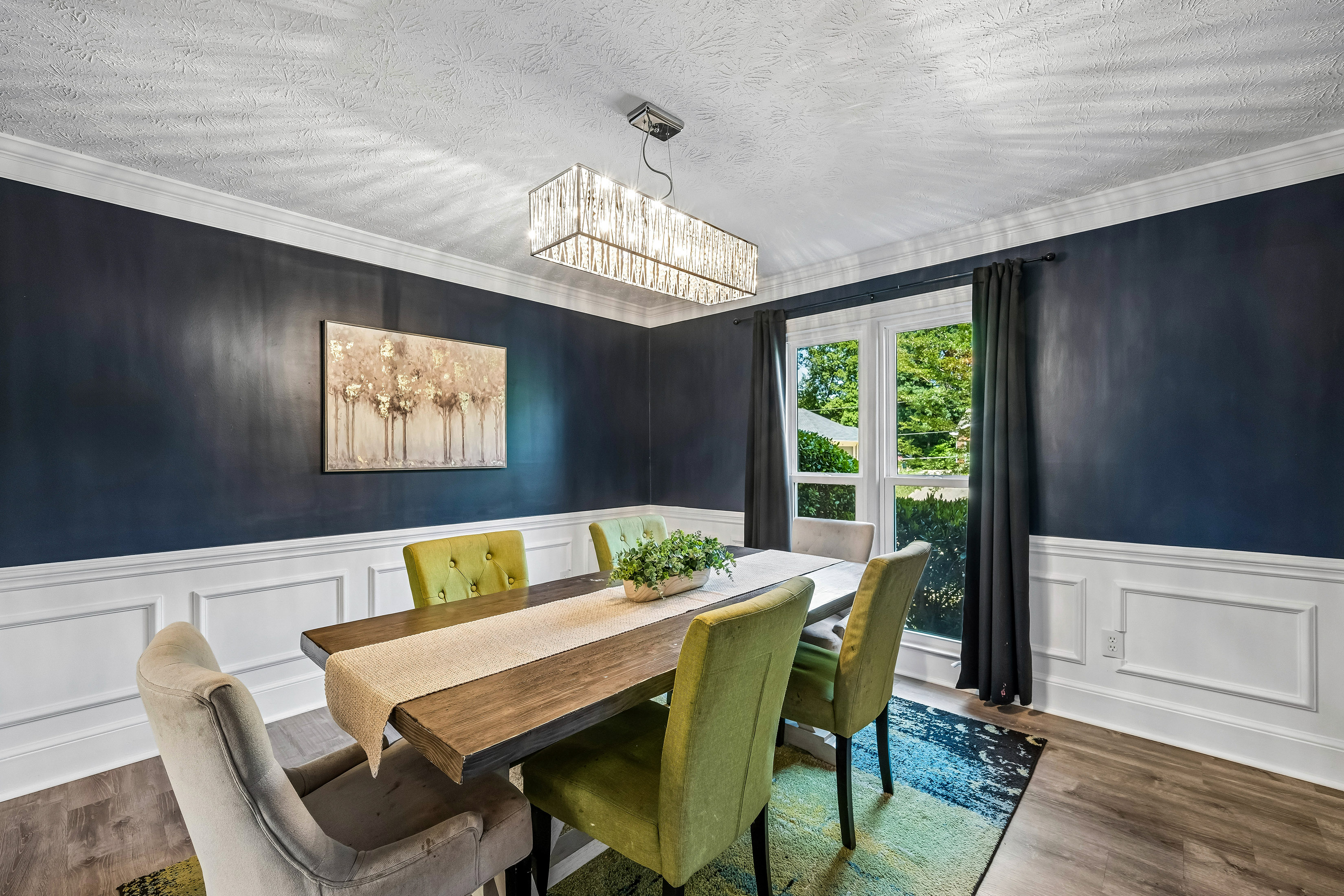  Charming Tudor-style Home Nestled in the Heart of Embry Hills - 物件實景