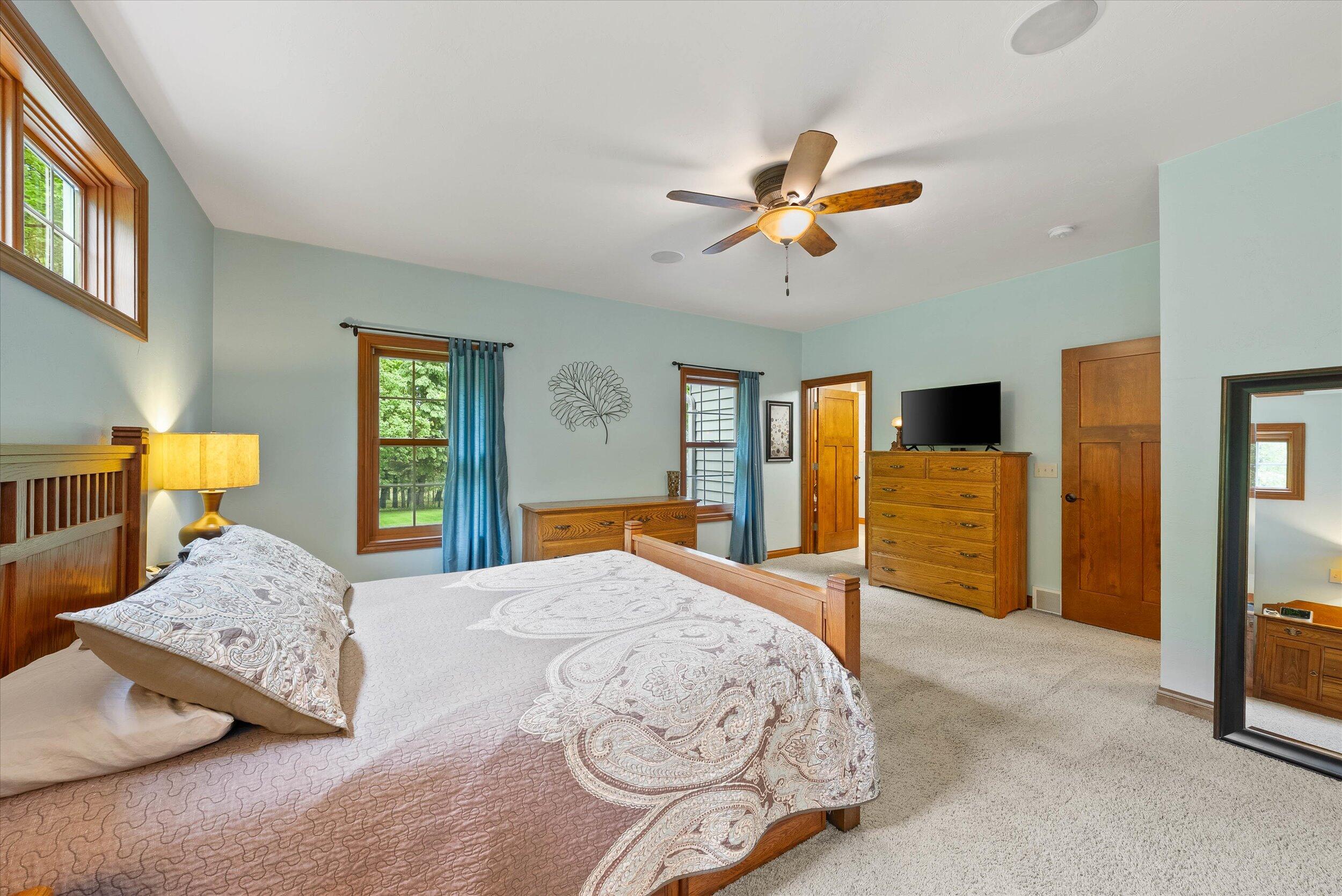 West Bend, Wisconsin, 53095, United States, 4 Bedrooms Bedrooms, ,4 BathroomsBathrooms,Residential,For Sale,1847652