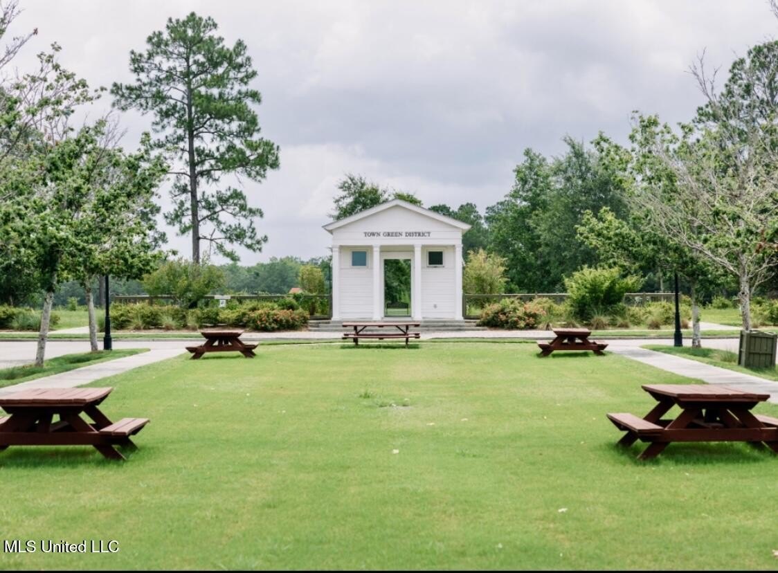 Gulfport, Mississippi, 39503, United States, 5 Bedrooms Bedrooms, ,3 BathroomsBathrooms,Residential,For Sale,1921142