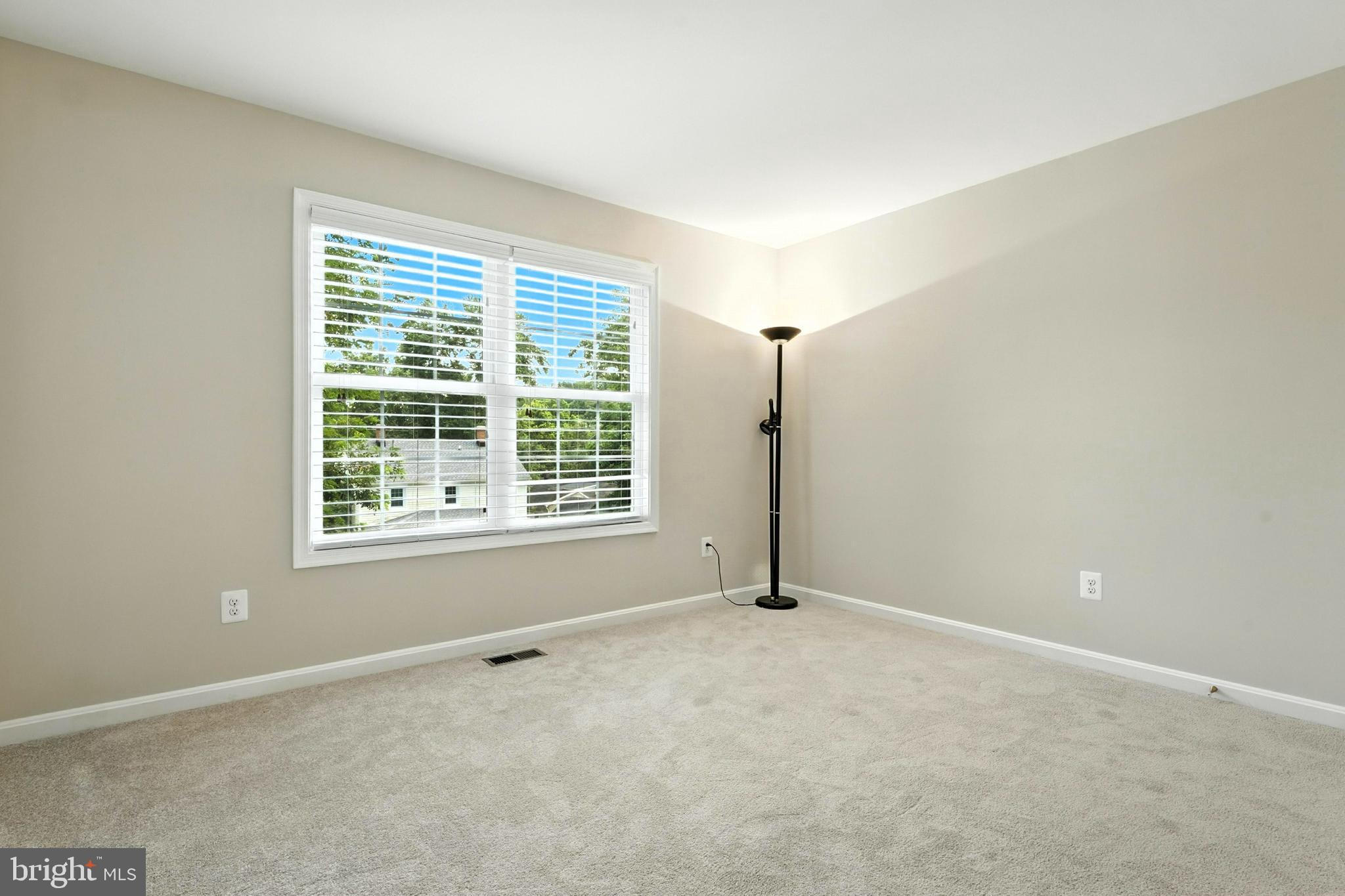 Warrenton, Virginia, 20186, United States, 3 Bedrooms Bedrooms, ,3 BathroomsBathrooms,Residential,For Sale,1930578