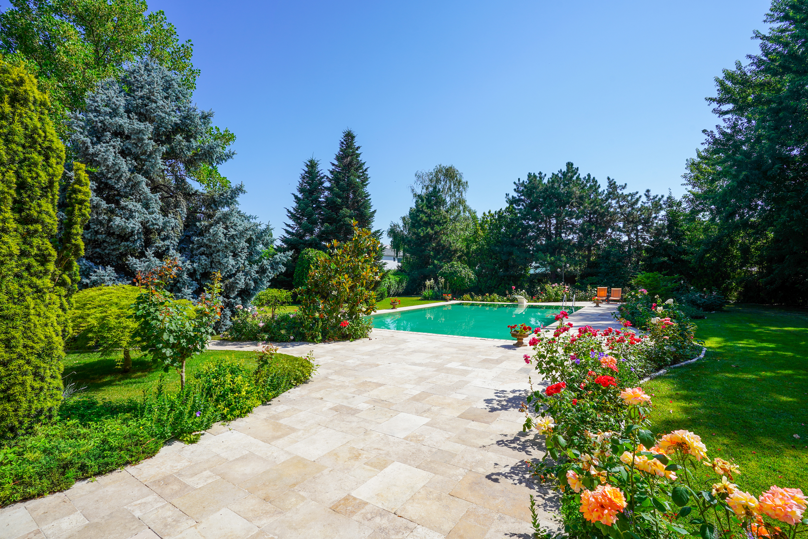  Secluded Villa with Expansive Garden & Pool in Corbeanca - 物件實景
