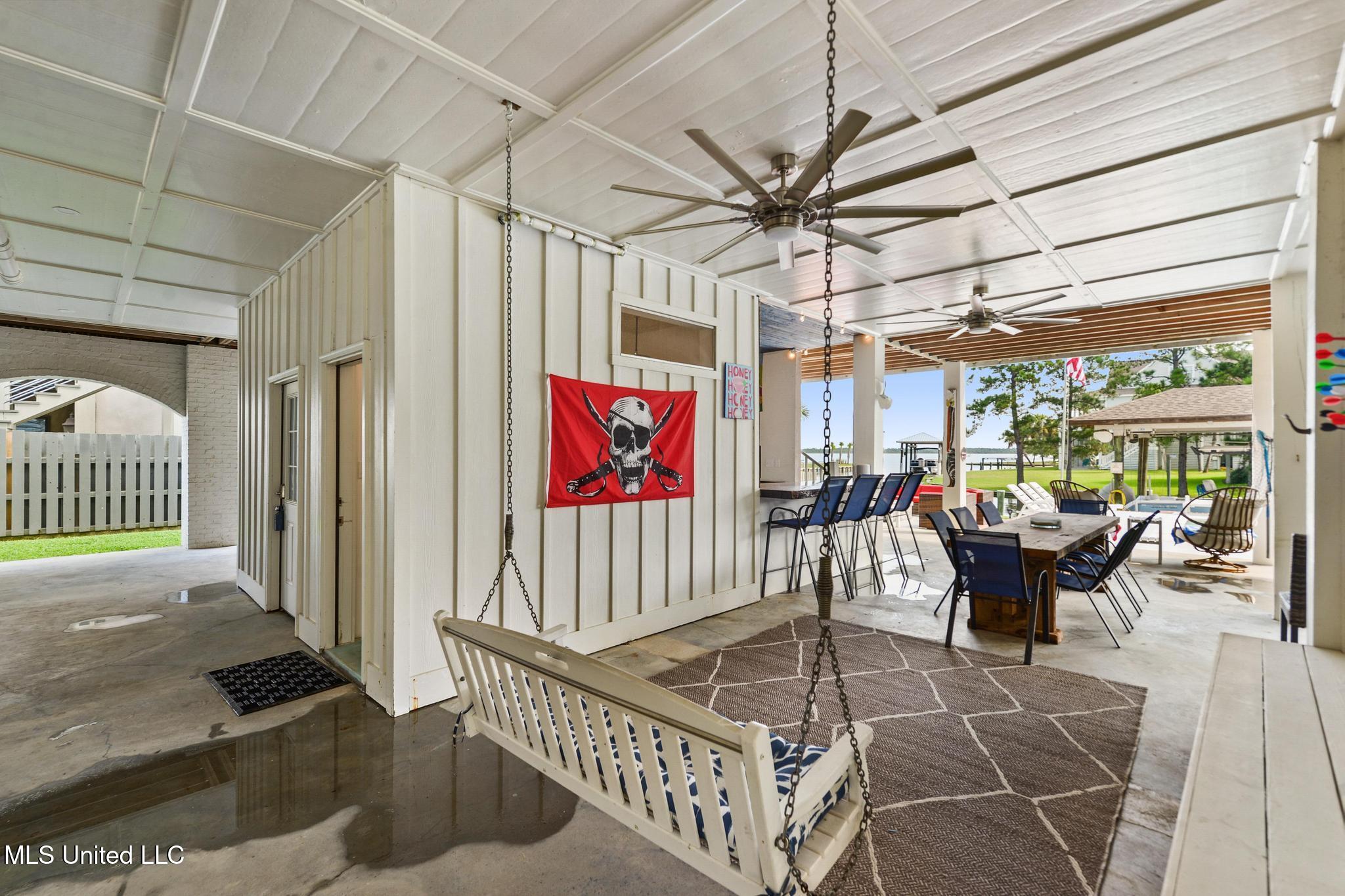 Pass Christian, Mississippi, 39571, United States, 5 Bedrooms Bedrooms, ,7 BathroomsBathrooms,Residential,For Sale,1989157