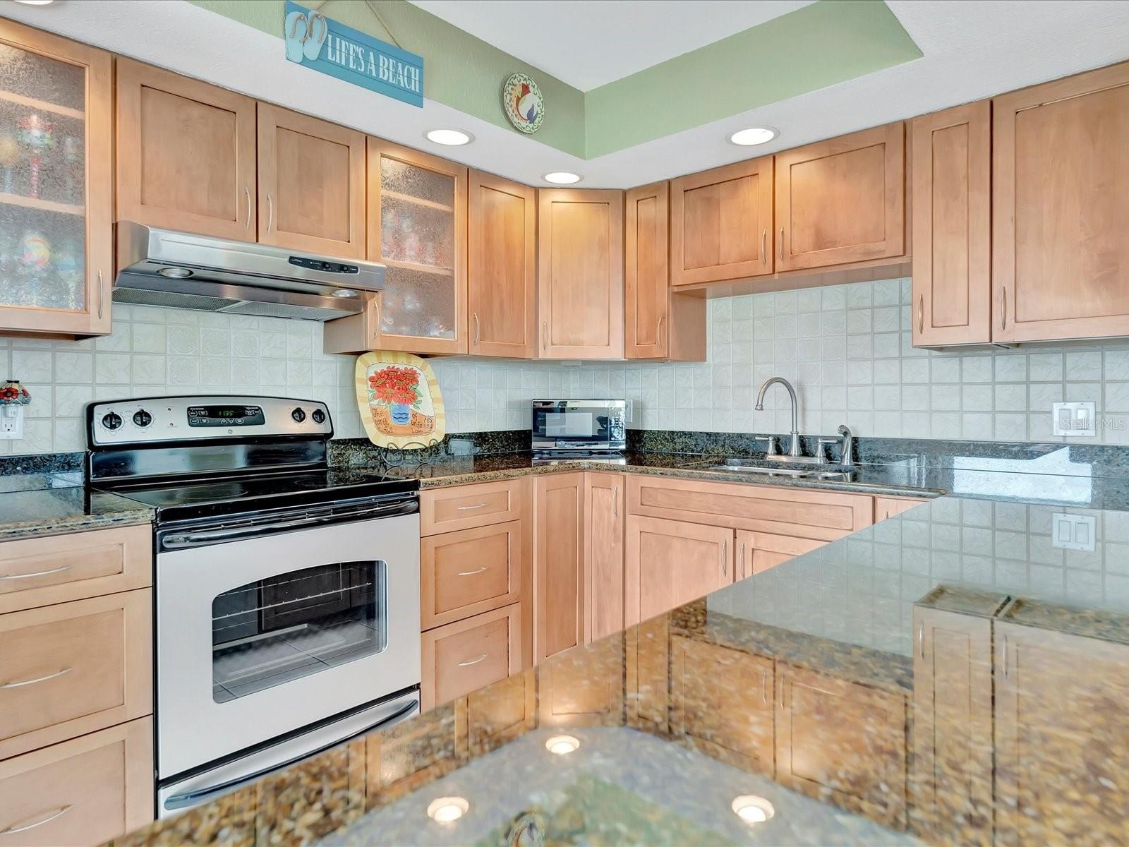 CLEARWATER BEACH, Florida, 33767, United States, 2 Bedrooms Bedrooms, ,2 BathroomsBathrooms,Residential,For Sale,1983668