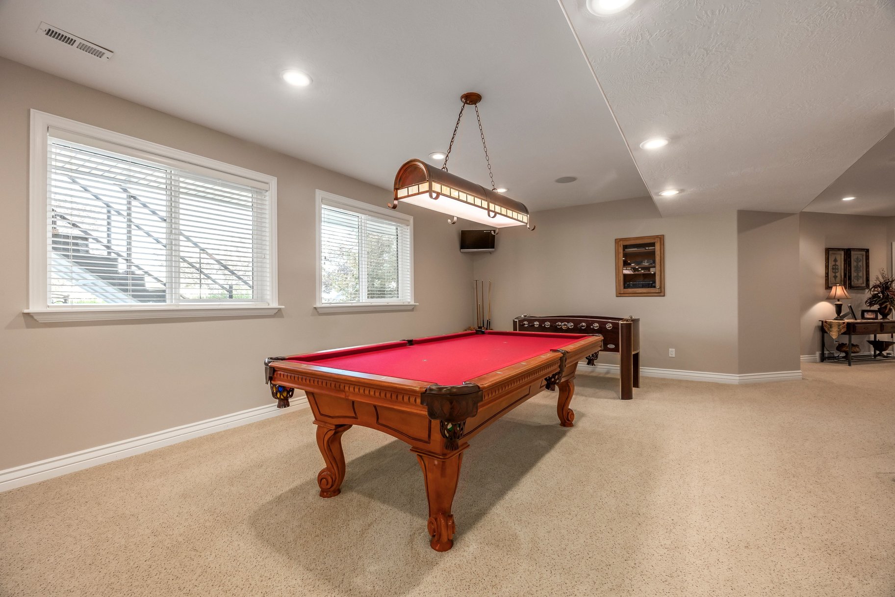  Timeless Draper Brick Rambler with 4-Car Garage and Saltwater Pool - 物件實景