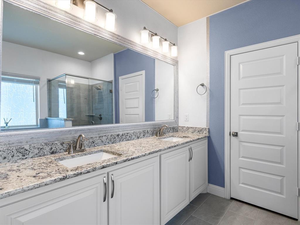 Waxahachie, Texas, 75165, United States, 4 Bedrooms Bedrooms, ,4 BathroomsBathrooms,Residential,For Sale,1978879