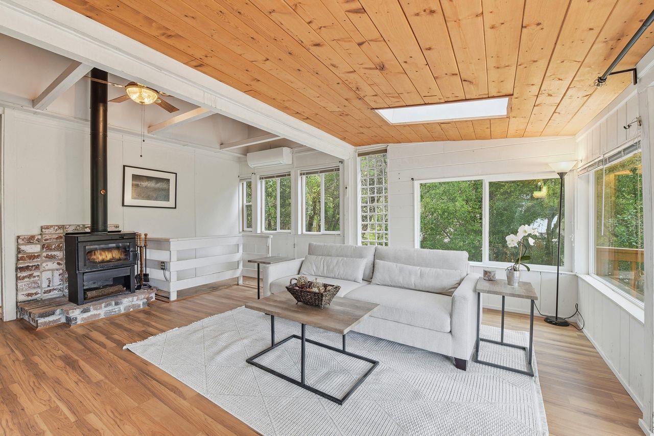 La Honda, California, 94020, United States, 1 Bedroom Bedrooms, ,1 BathroomBathrooms,Residential,For Sale,1989093