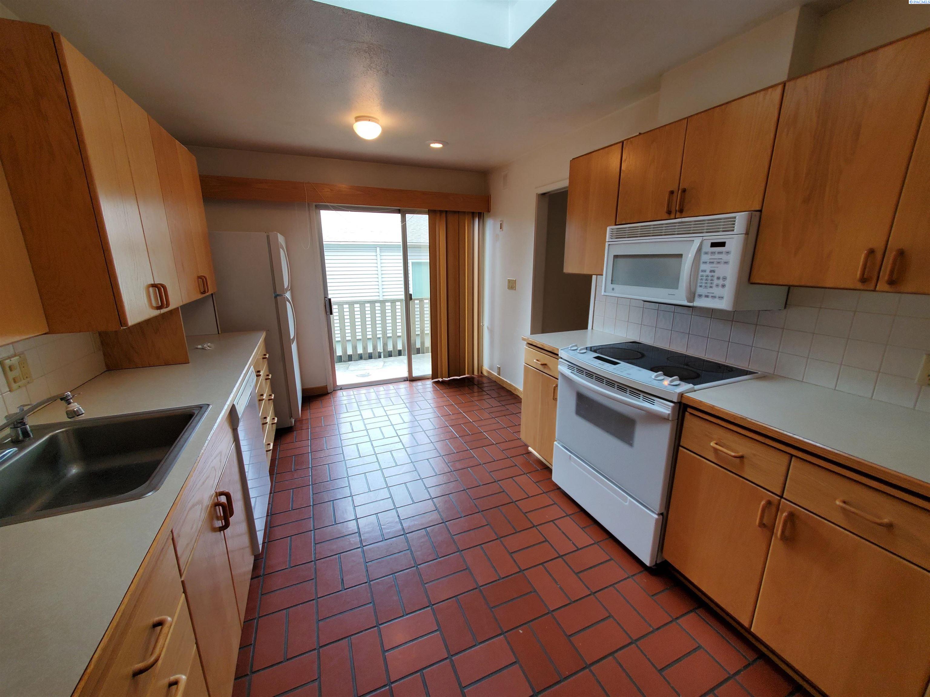 Pullman, Washington, 99163, United States, 5 Bedrooms Bedrooms, ,3 BathroomsBathrooms,Residential,For Sale,1793538