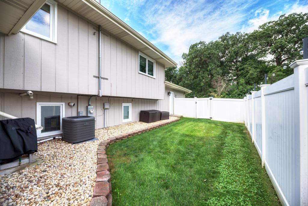 Wood Dale, Illinois, 60191, United States, 4 Bedrooms Bedrooms, ,3 BathroomsBathrooms,Residential,For Sale,1944958