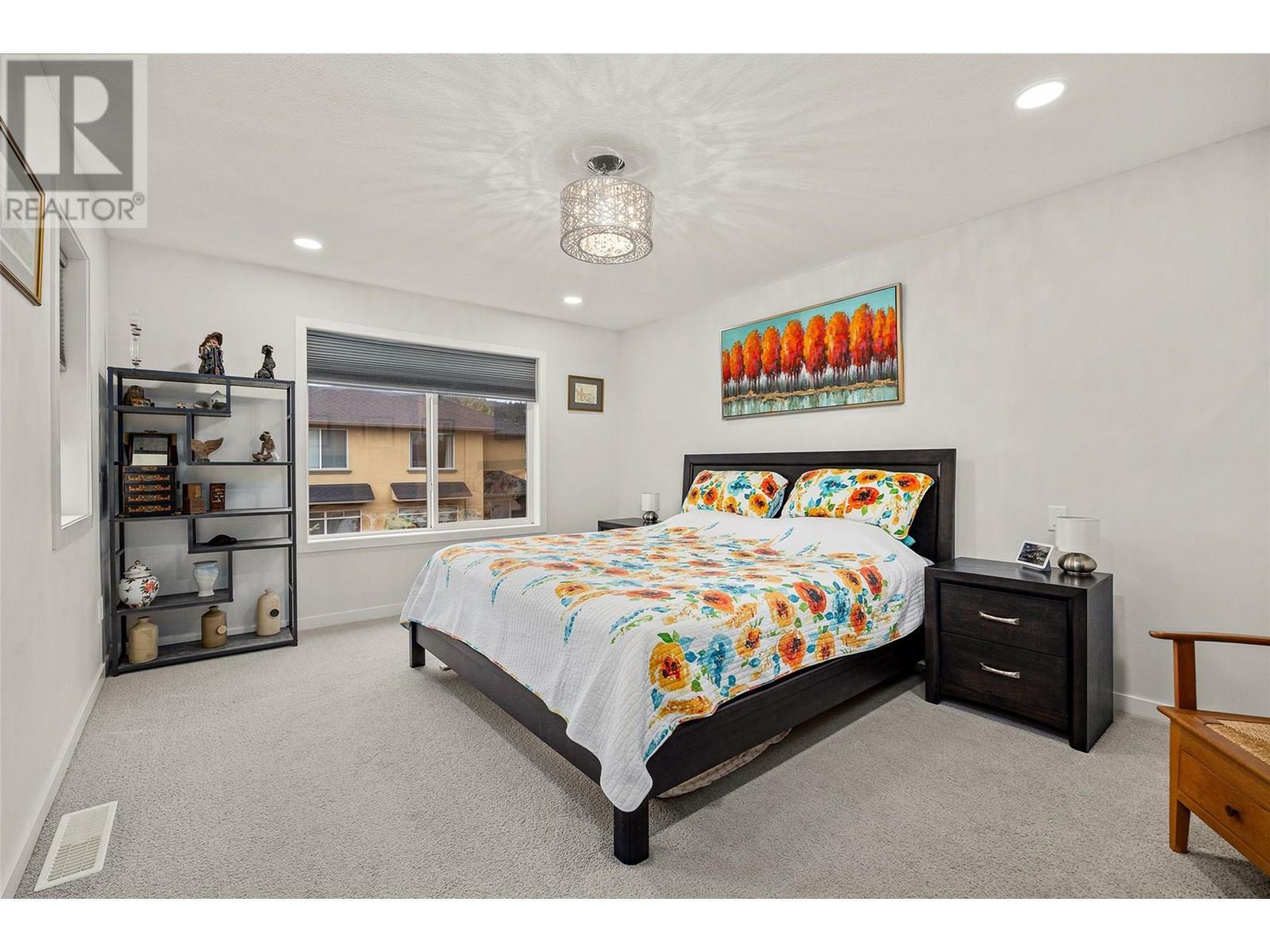 KELOWNA, British Columbia, V1V 2W3, CA, 4 Bedrooms Bedrooms, ,3 BathroomsBathrooms,Residential,For Sale,1882700