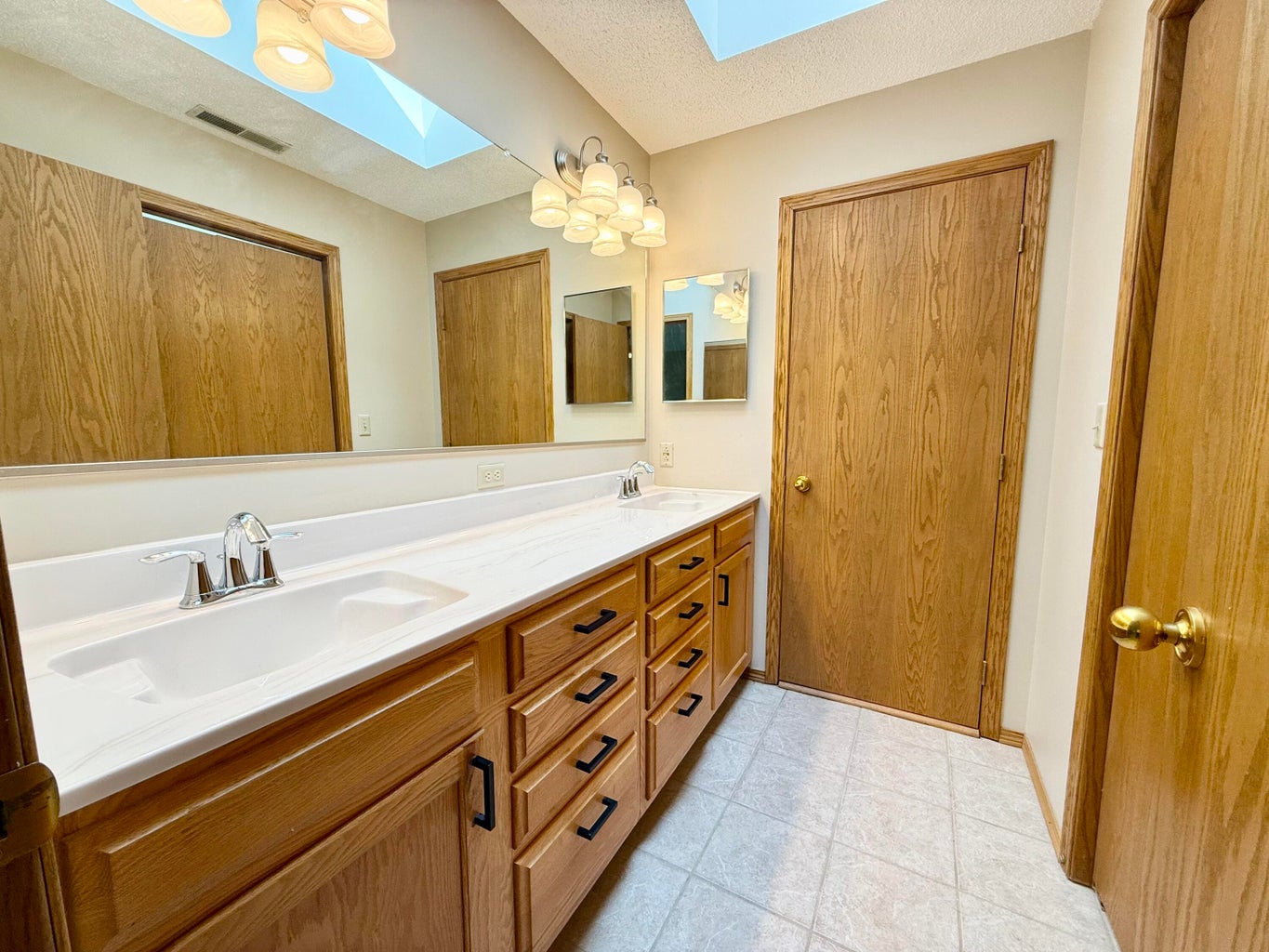 Brookings, South Dakota, 57006, United States, 6 Bedrooms Bedrooms, ,4 BathroomsBathrooms,Residential,For Sale,1909247