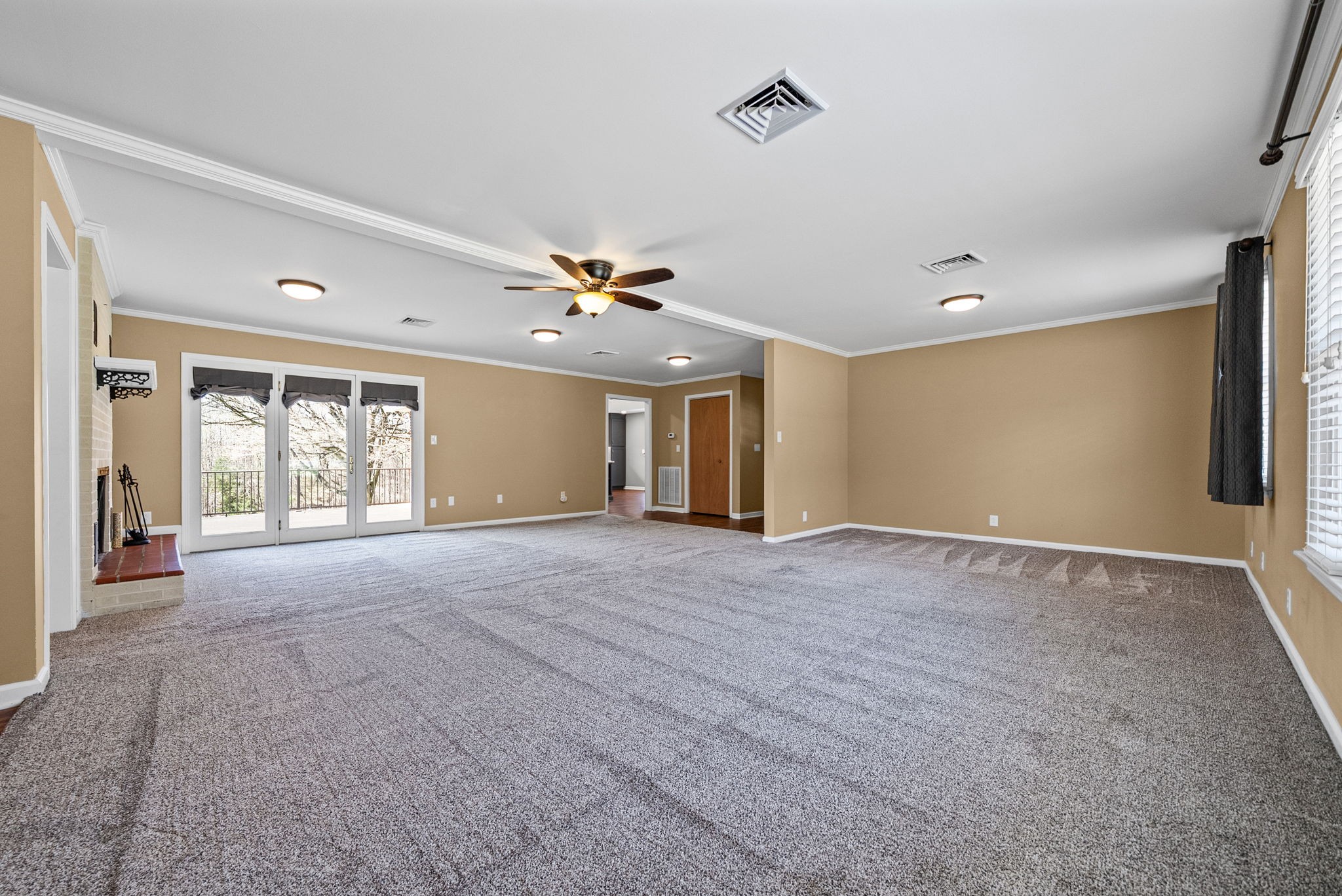 Clarksville, Tennessee, 37040, United States, 2 Bedrooms Bedrooms, ,2 BathroomsBathrooms,Residential,For Sale,2030332