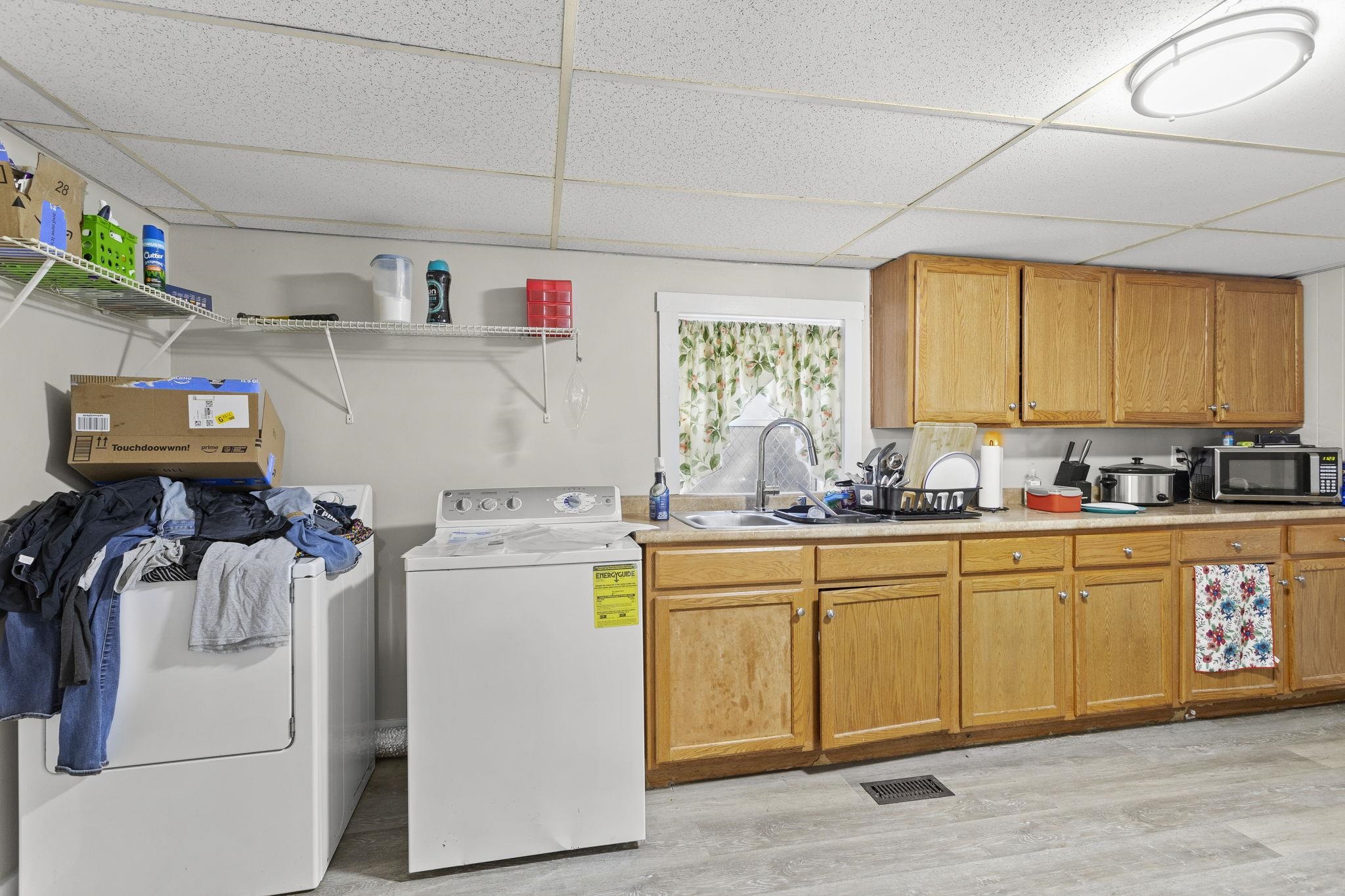 Manchester, New Hampshire, 03103, United States, ,Residential,For Sale,1981935