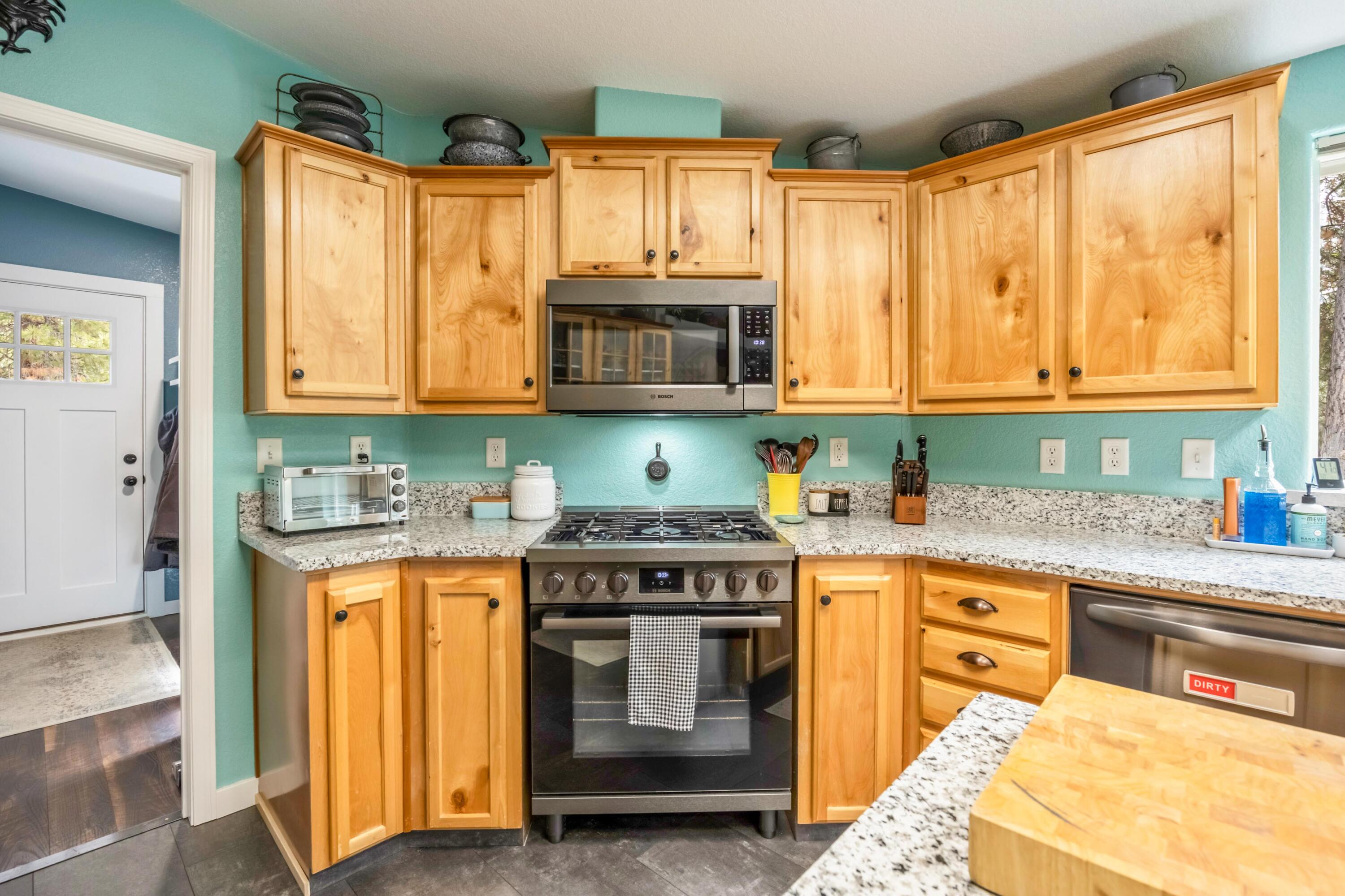 La Pine, Oregon, 97739, United States, 3 Bedrooms Bedrooms, ,3 BathroomsBathrooms,Residential,For Sale,2033541