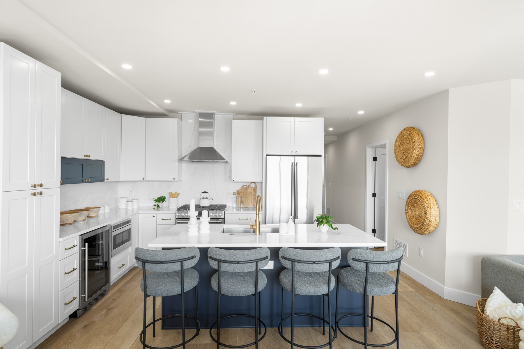  323 E Oak Avenue Unit 201 - 物件實景
