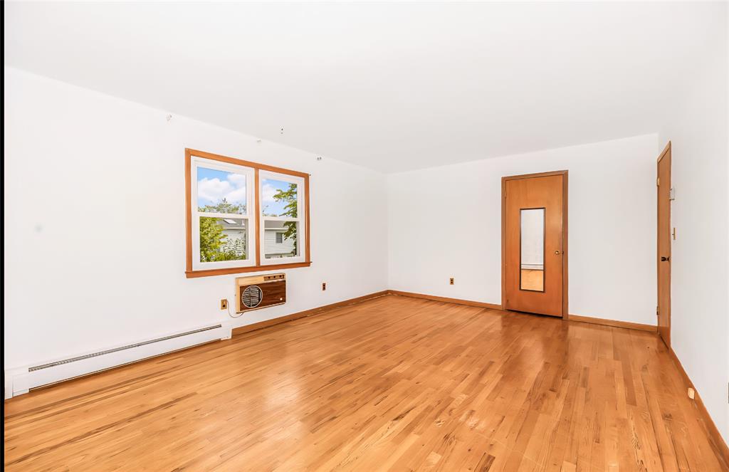 Yonkers, New York, 10701, United States, 3 Bedrooms Bedrooms, ,3 BathroomsBathrooms,Residential,For Sale,1983321