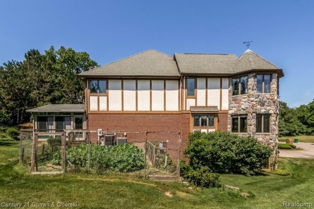 Farmington Hills, Michigan, 48331, United States, 6 Bedrooms Bedrooms, ,7 BathroomsBathrooms,Residential,For Sale,1914340