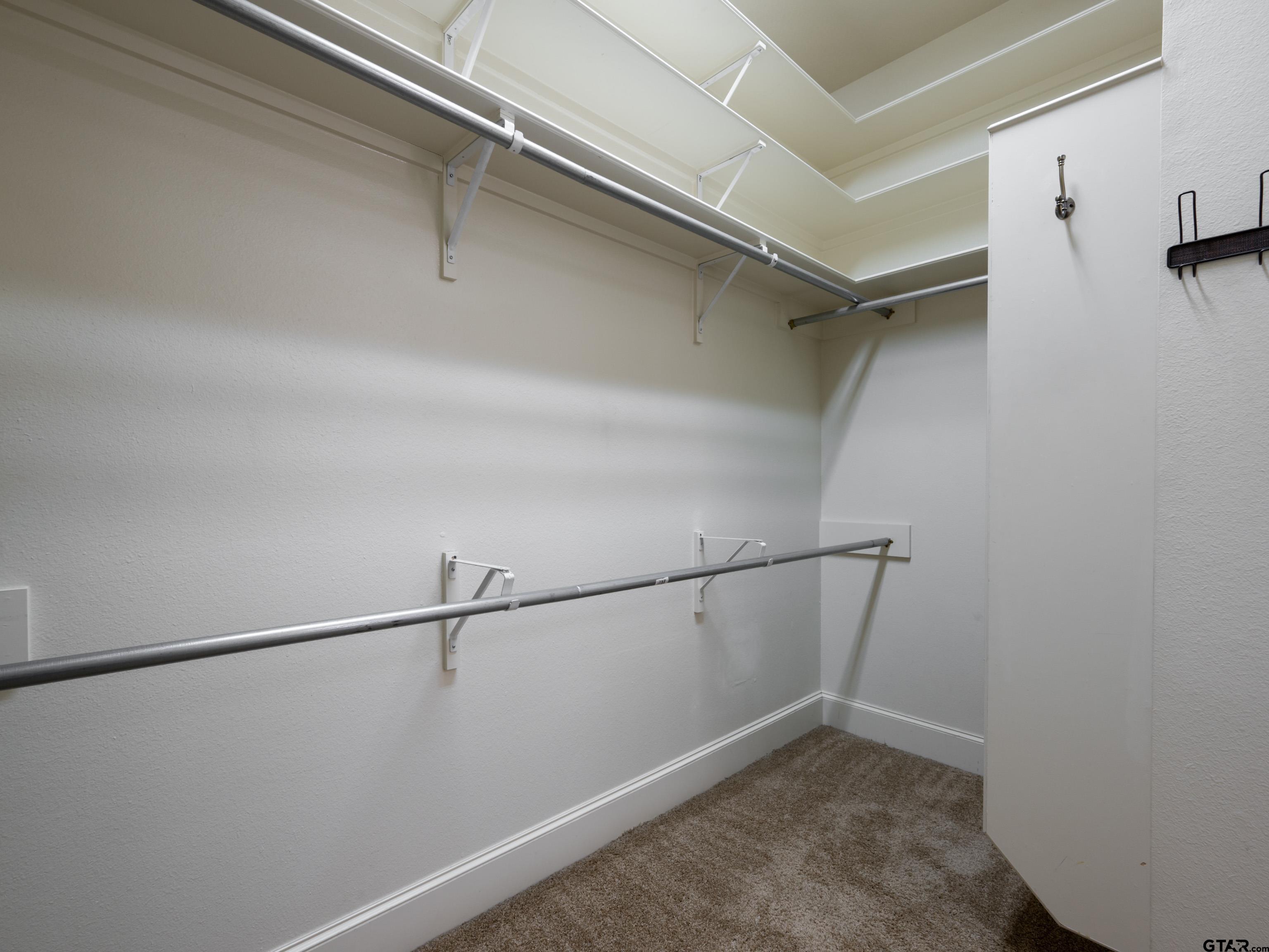 Tyler, Texas, 75703, United States, 4 Bedrooms Bedrooms, ,4 BathroomsBathrooms,Residential,For Sale,1970212