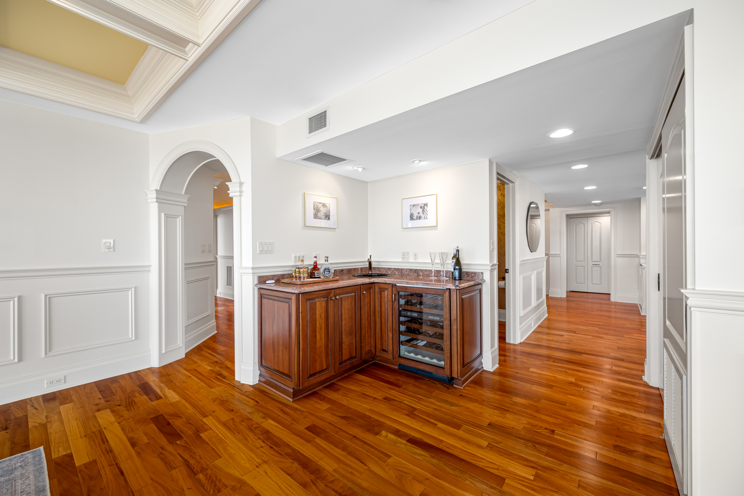 Treasure Island, Florida, 33706, United States, 2 Bedrooms Bedrooms, ,4 BathroomsBathrooms,Residential,For Sale,1830470