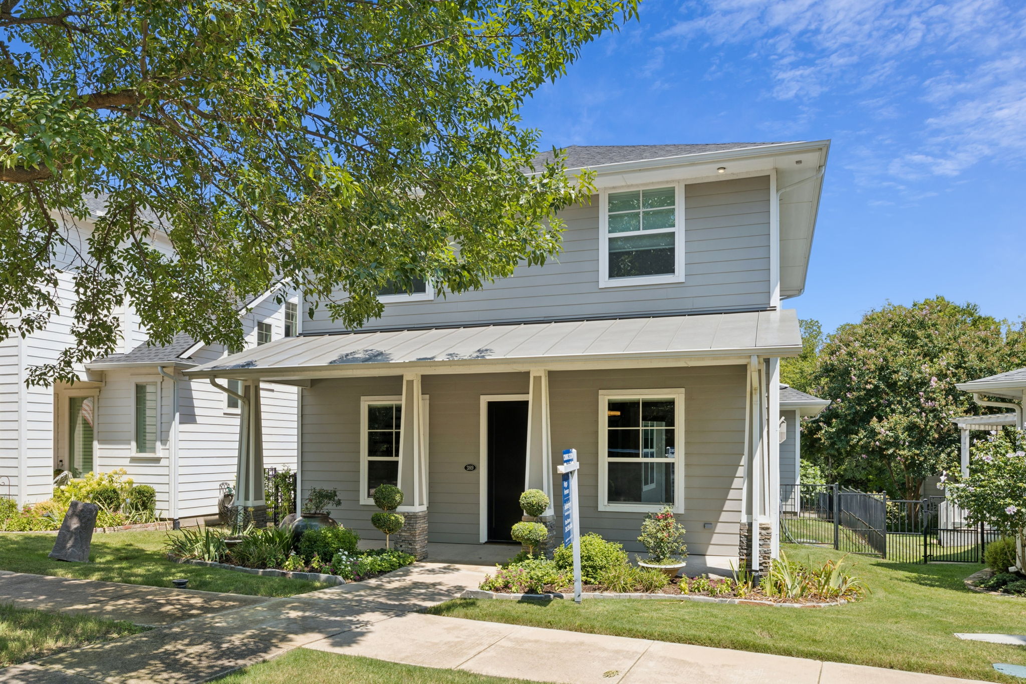  Classic Craftsman with Unbeatable Neighborhood Appeal - 物件實景