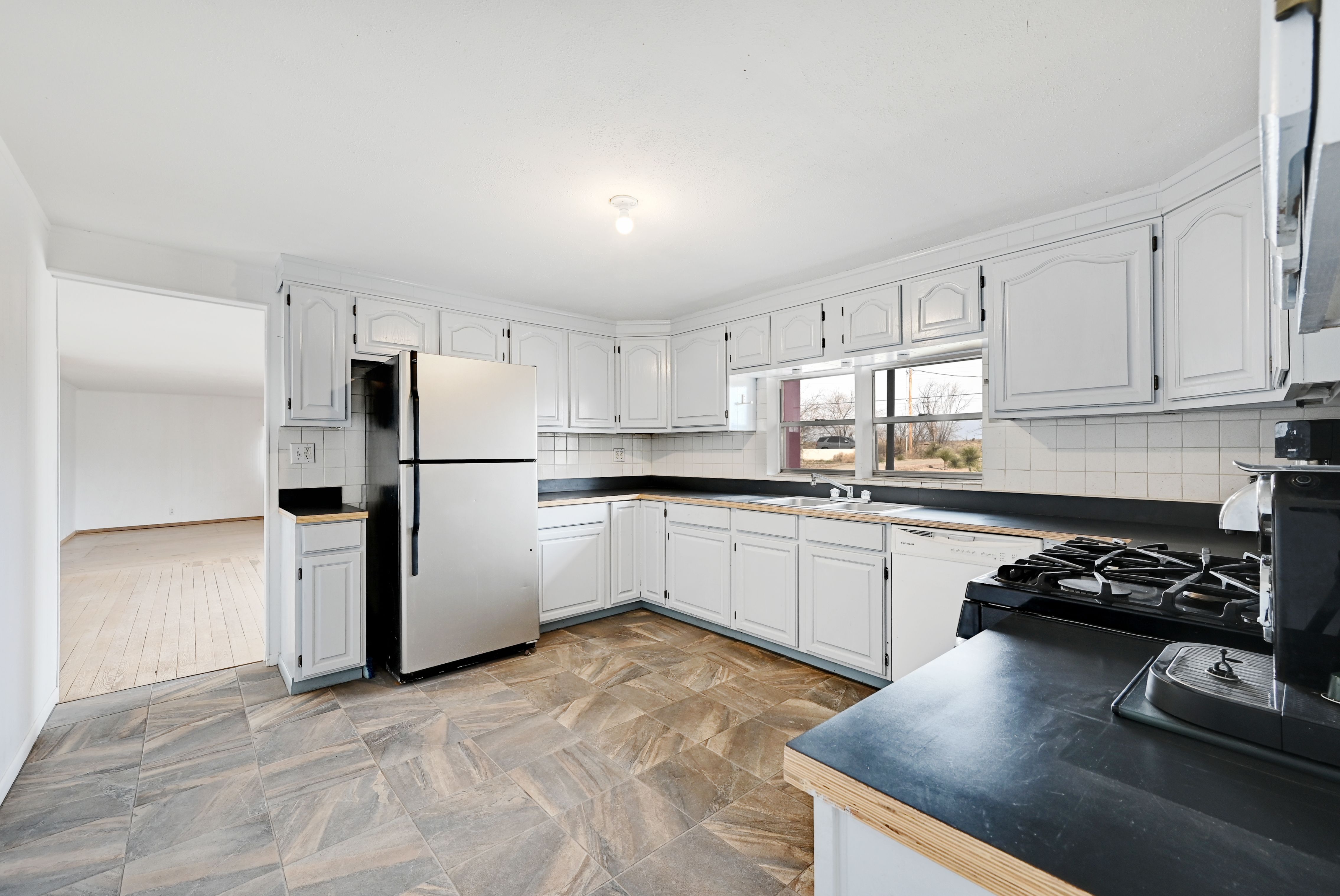  1011 West Washington Street, Marfa, TX 79843 - 物件實景