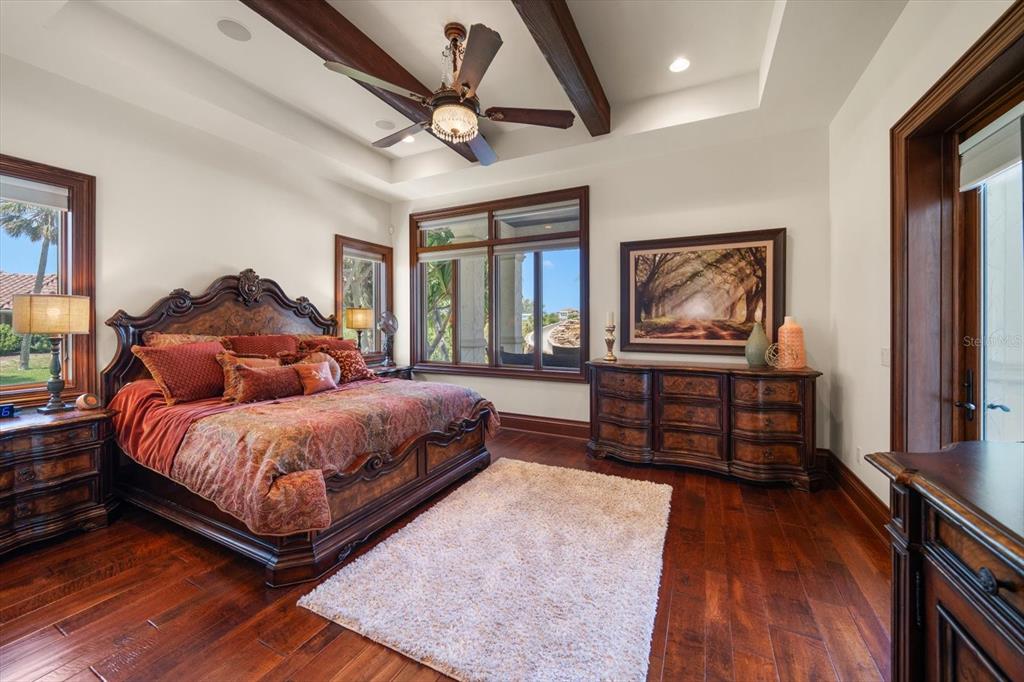 Largo, Florida, 33774, United States, 5 Bedrooms Bedrooms, ,7 BathroomsBathrooms,Residential,For Sale,1876225