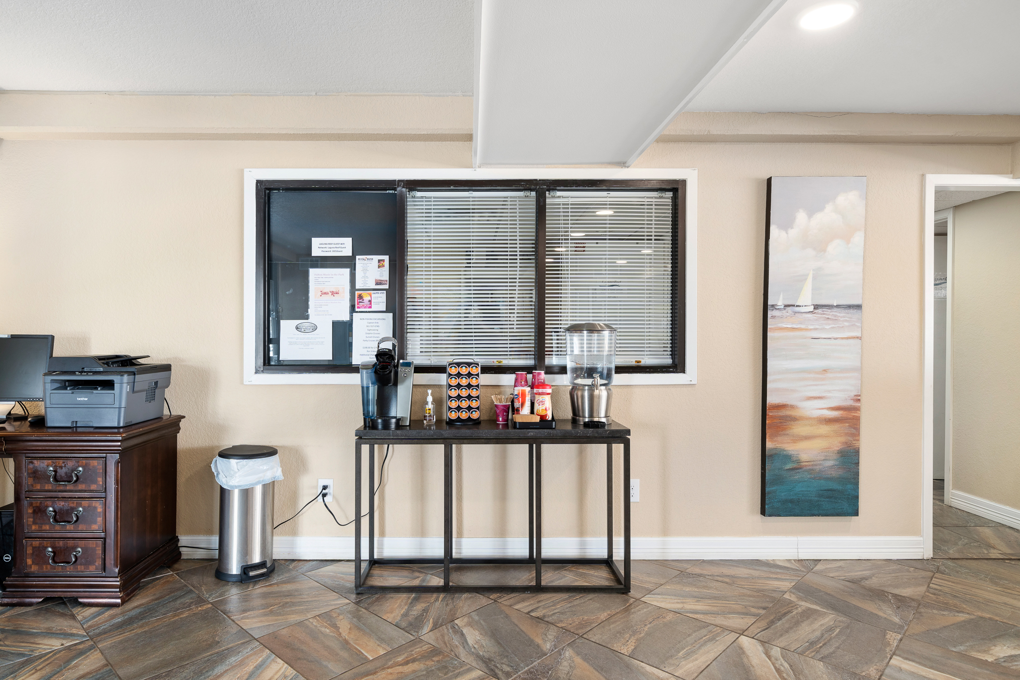  STUNNING WATERFRONT CONDO WITH MODERN UPDATES & SPECTACULAR VIEWS - 物件實景