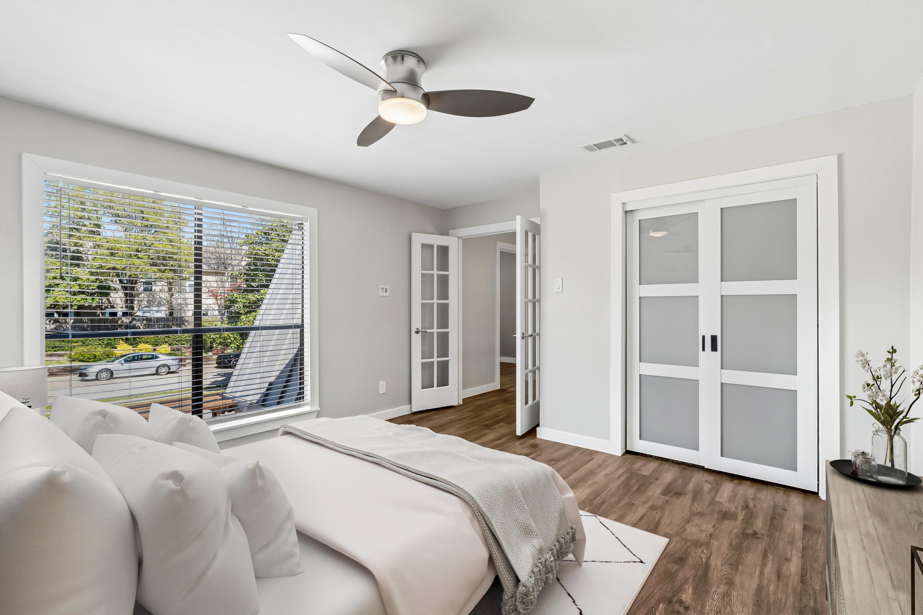  Katy Trail Condo Fully Remodeled with Private Turf Patio - 物件實景